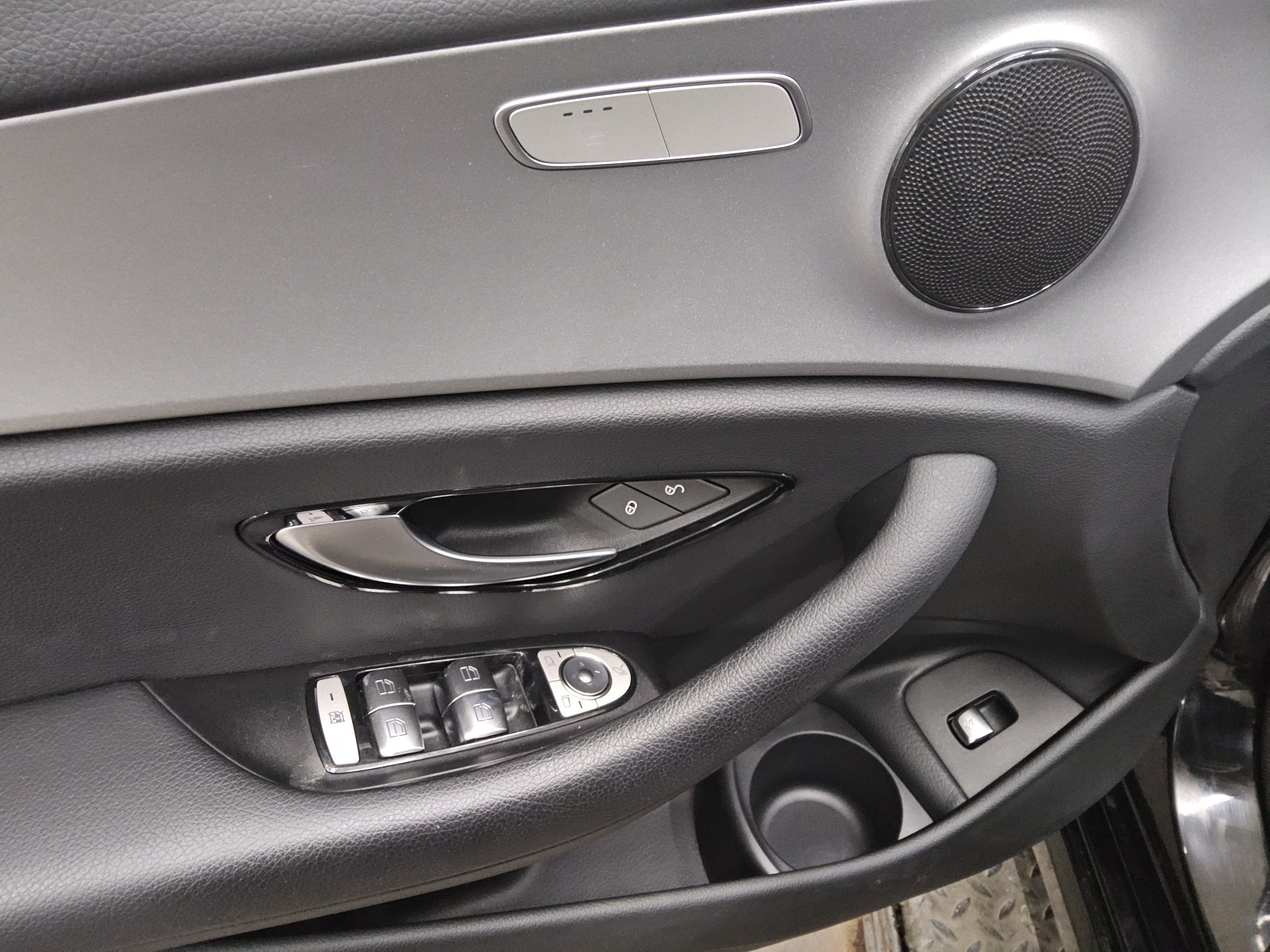 Mercedes-Benz E 300 T de Avantgarde Navi LED Widescreen RFK 9