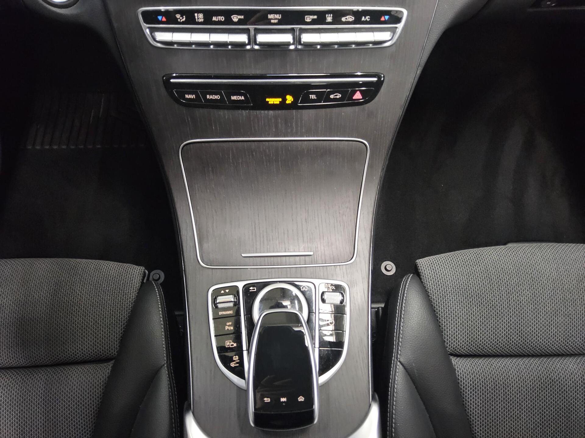 Mercedes-Benz C 300 T de Avantgarde Nav MB-LED AHK RFK Distr.+ 6