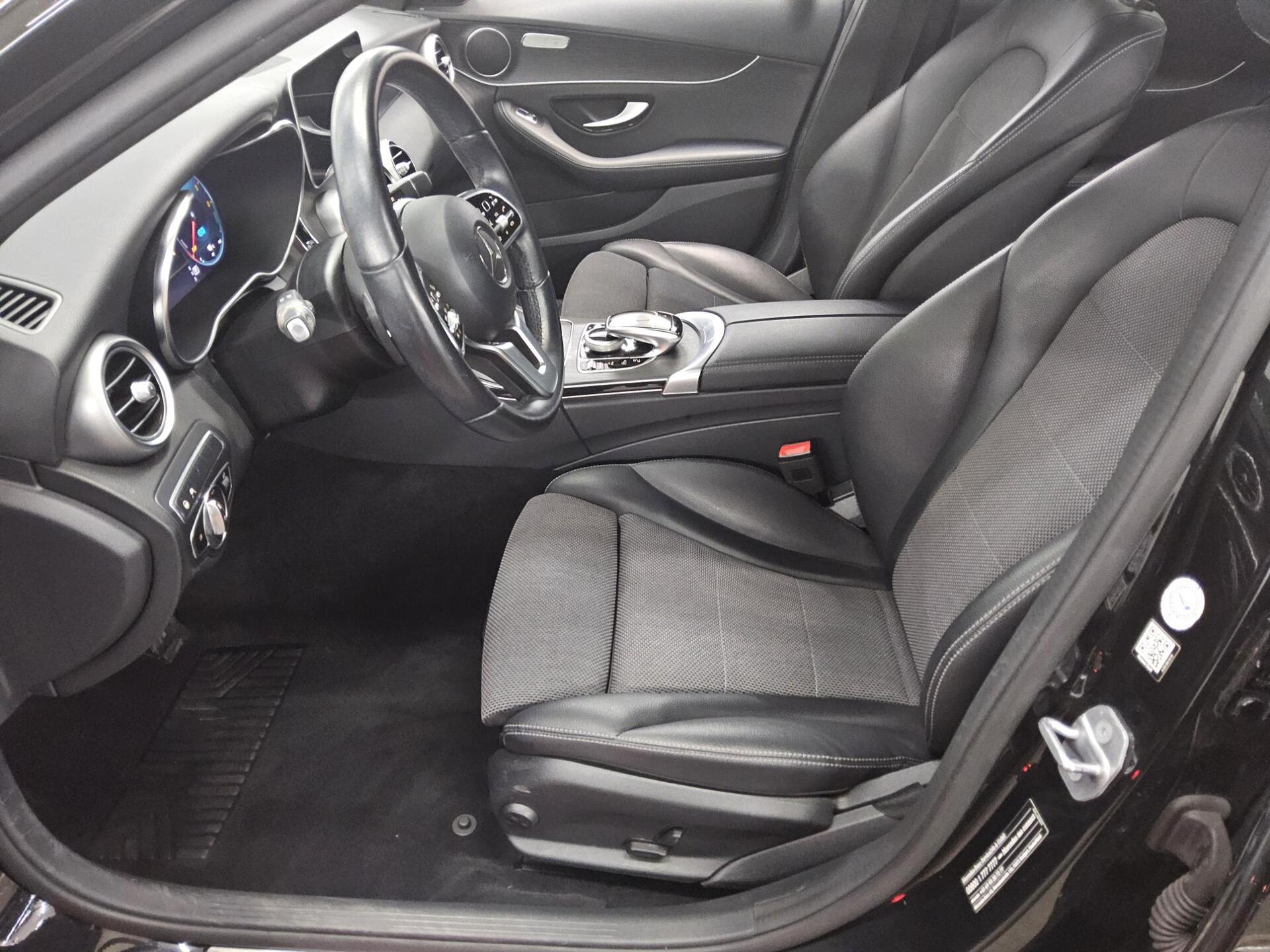 Mercedes-Benz C 300 T de Avantgarde Nav MB-LED AHK RFK Distr.+ 9