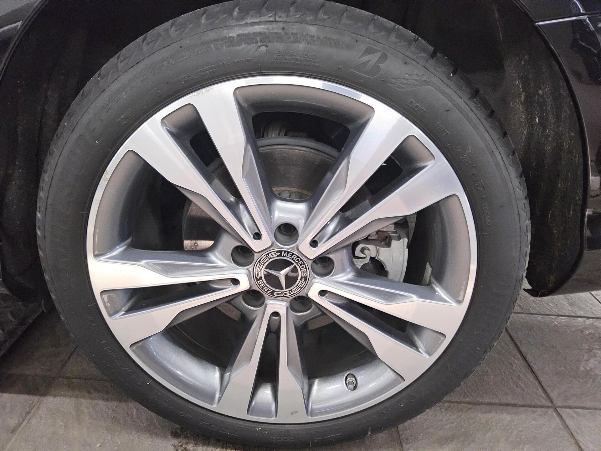 Mercedes-Benz C 300 T de Avantgarde Nav MB-LED AHK RFK Distr.+ 11