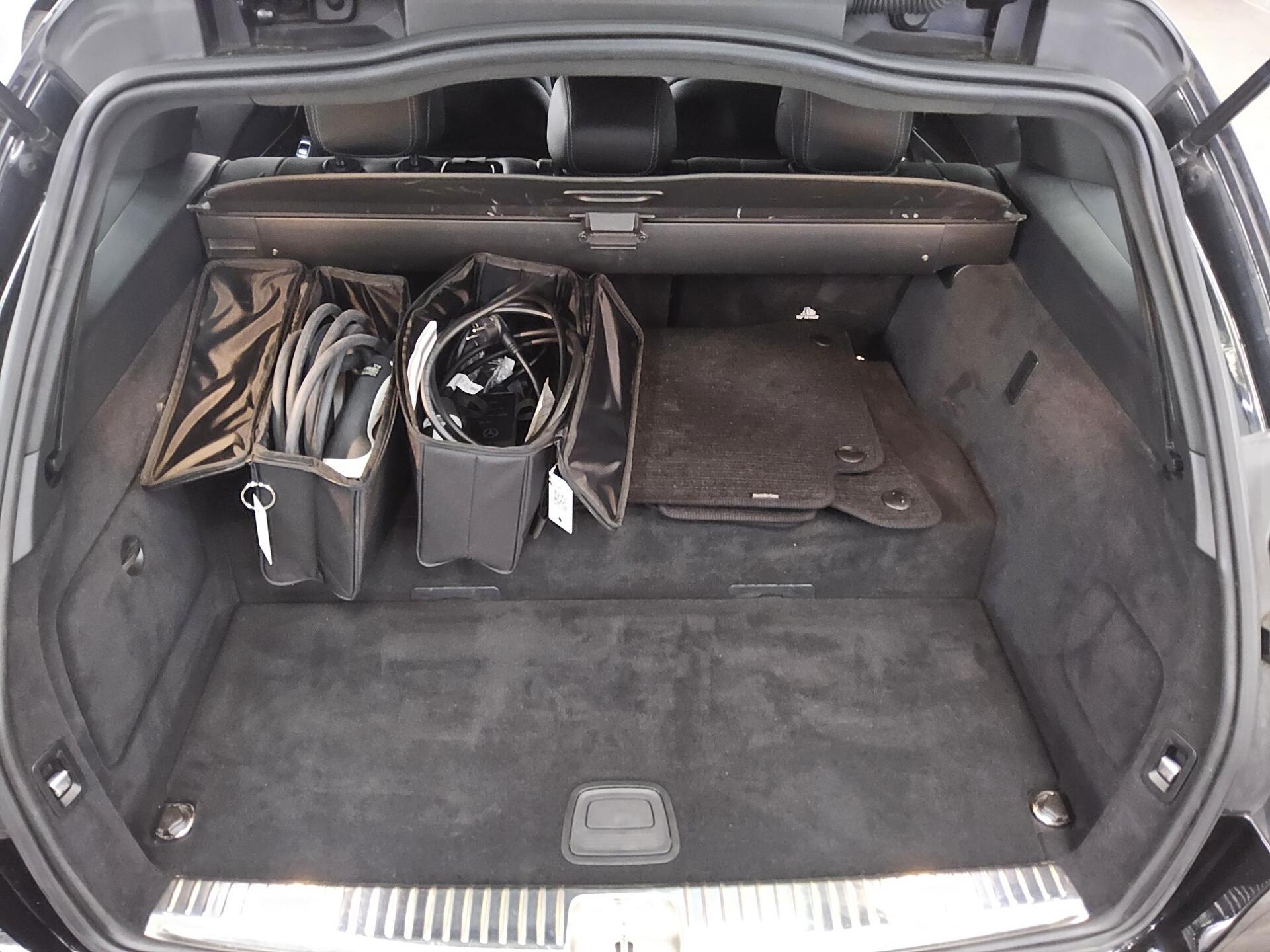 Mercedes-Benz C 300 T de Avantgarde Nav MB-LED AHK RFK Distr.+ 12