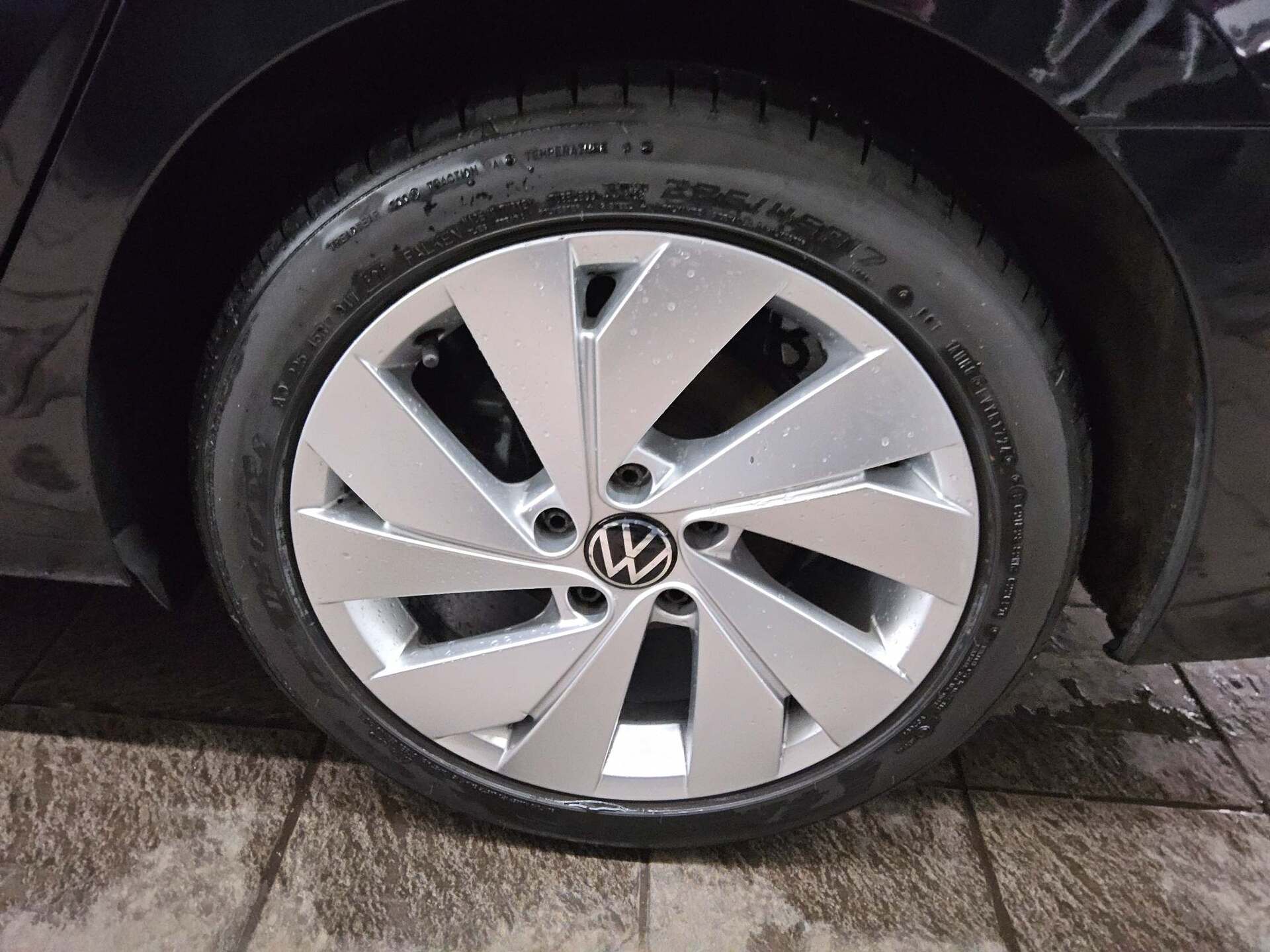 Volkswagen Golf-8 Var. 2.0 TDI Style Navi LED AID PDC Shz 12