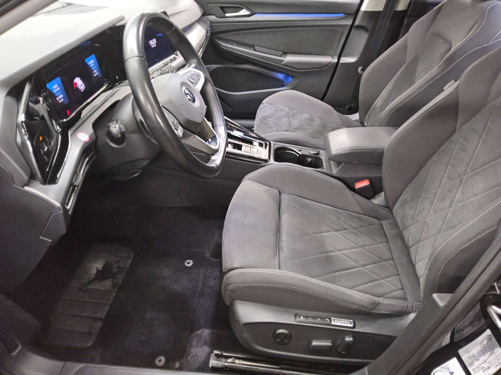 Volkswagen Golf-8 Var. 2.0 TDI Style Navi LED AID PDC Shz 8