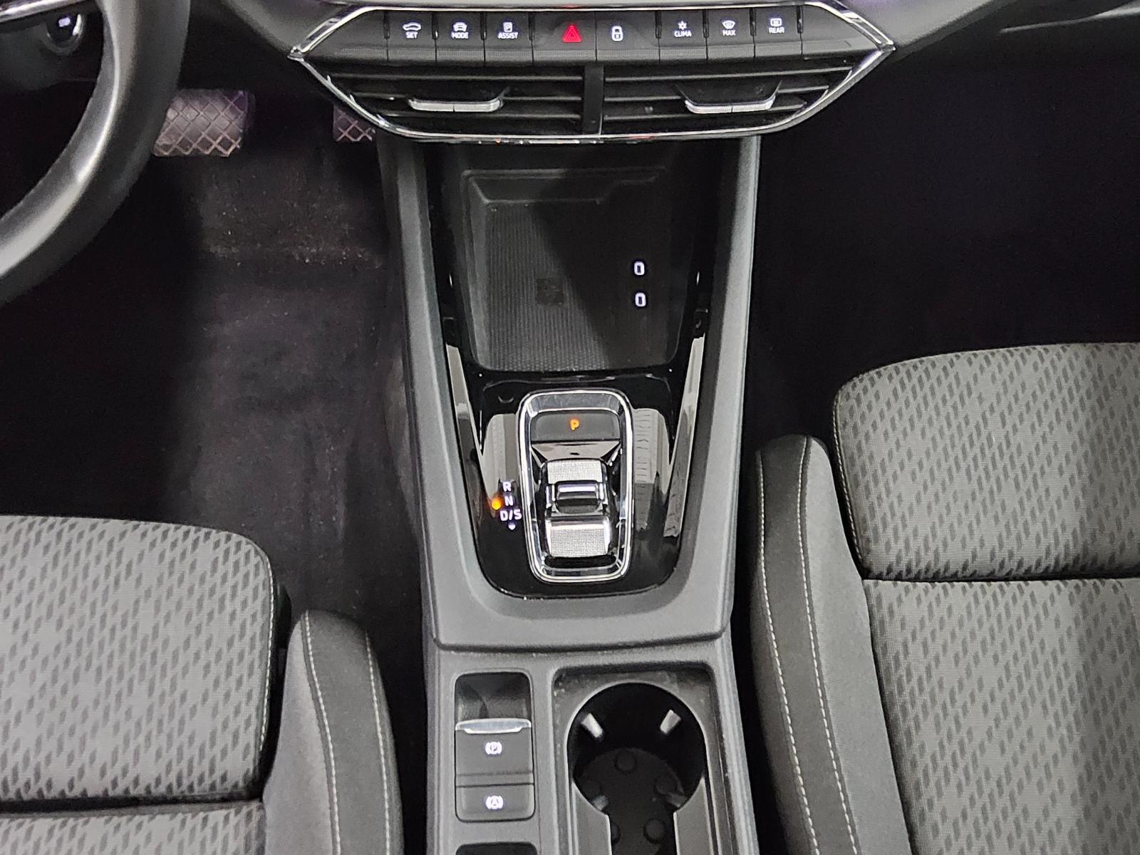 Skoda Octavia Kombi 2.0 TDI Style LED+ vc Pano RFK AHK 6