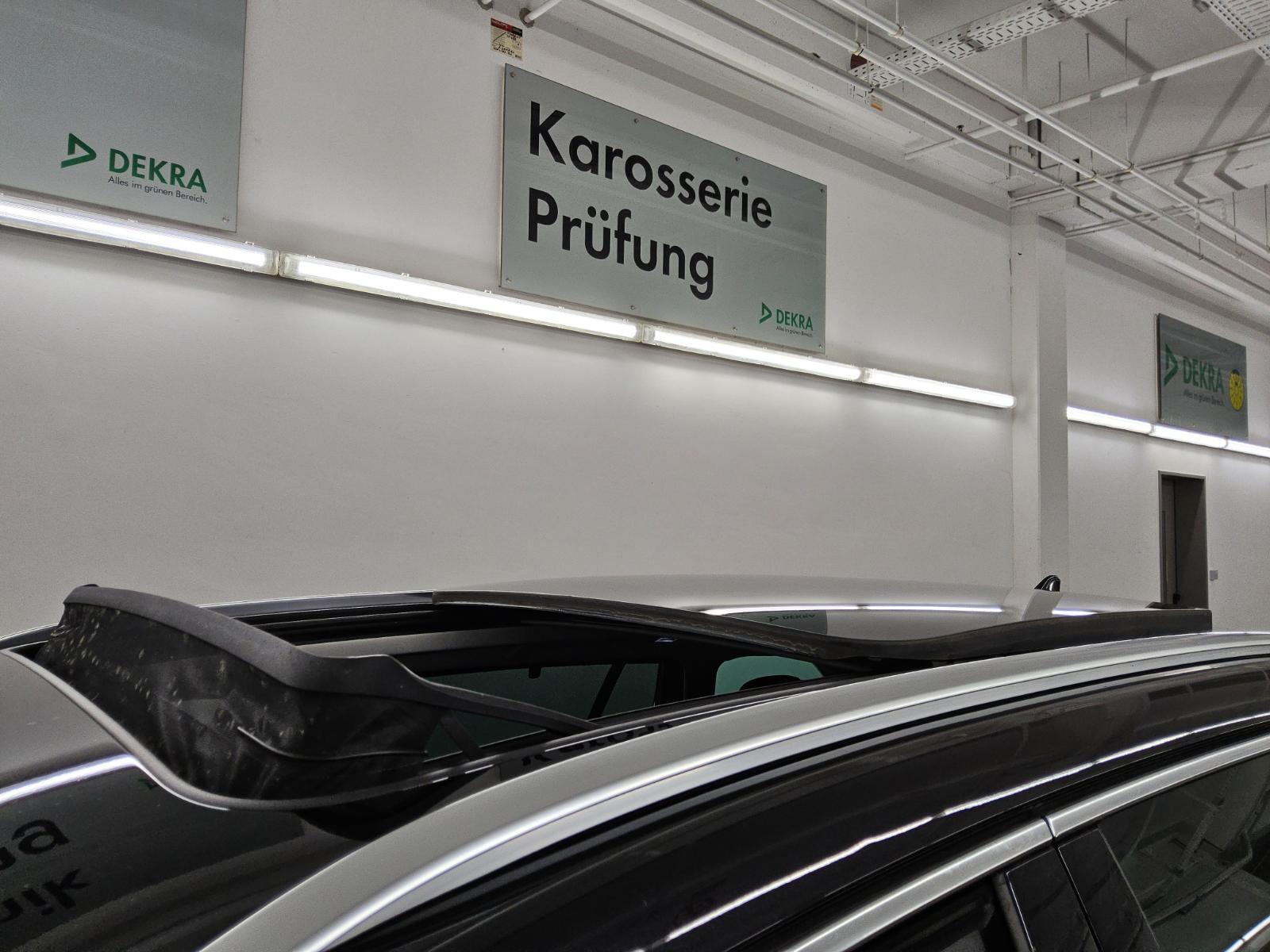 Skoda Octavia Kombi 2.0 TDI Style LED+ vc Pano RFK AHK 11