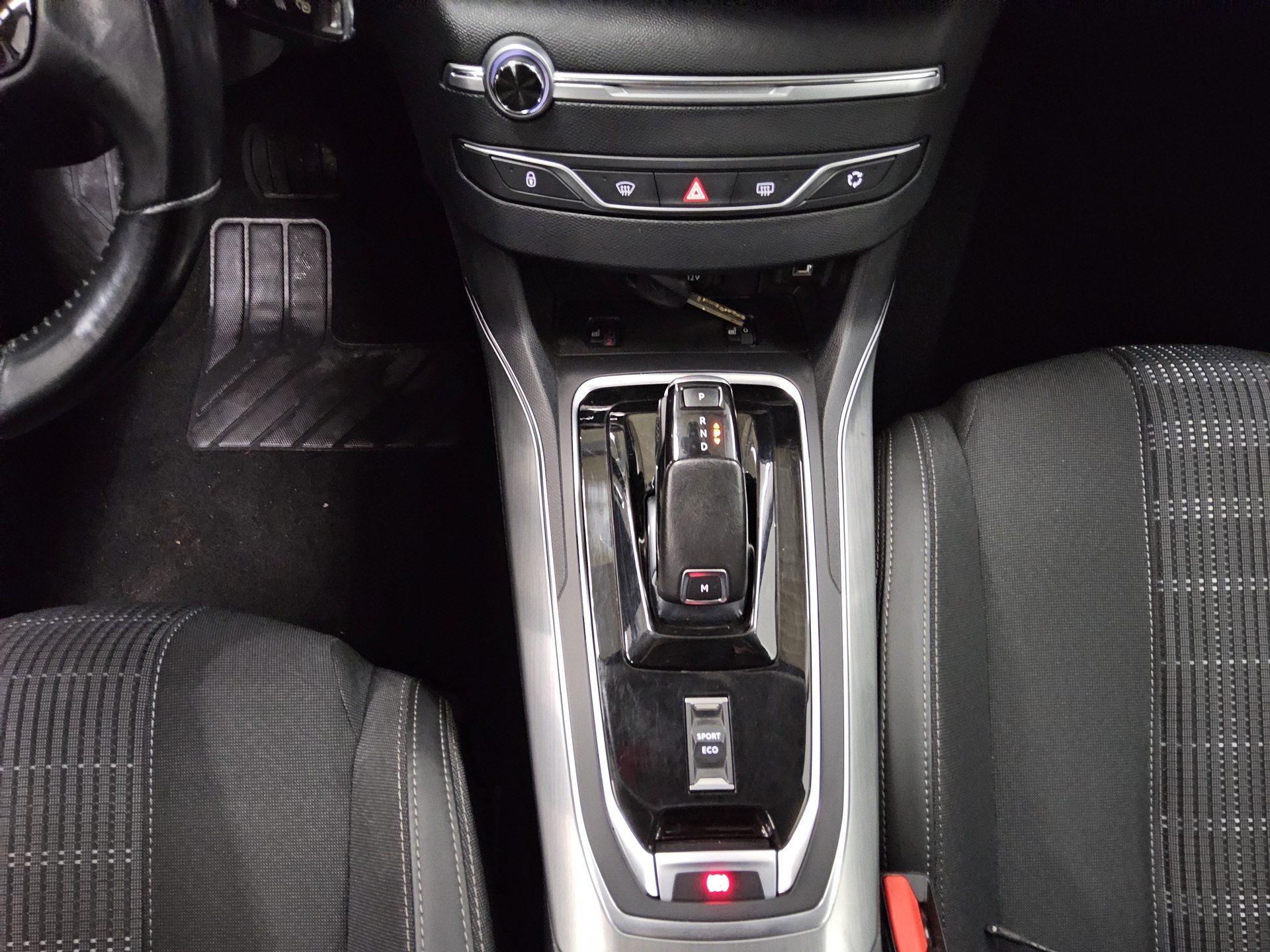 Peugeot 308 1.5 BlueHDi 130 Allure T-Leder Navi RFK AHK 6