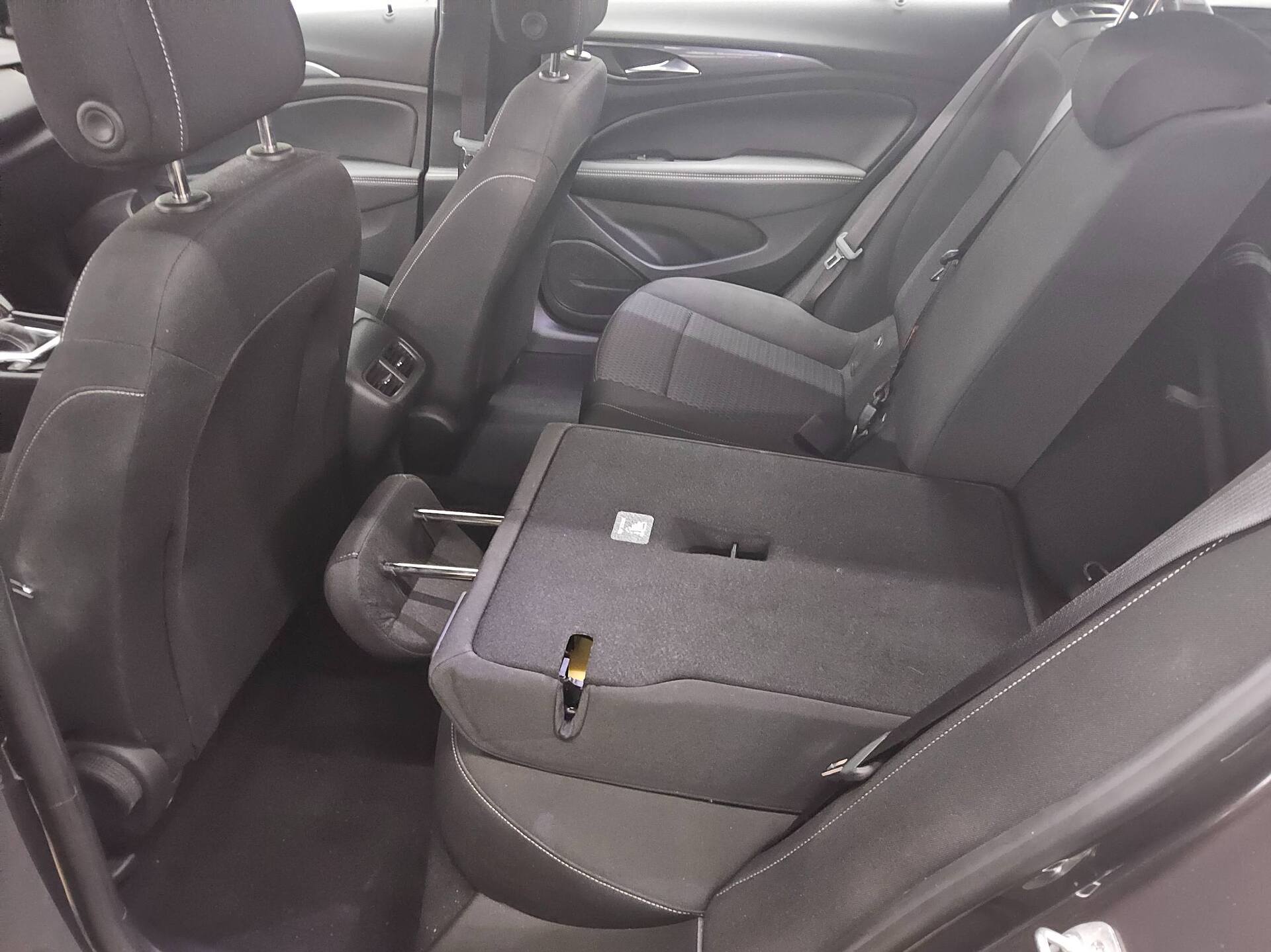 Opel Insignia ST 2.0 CDTI Business Ed. Navi LED DAB 12