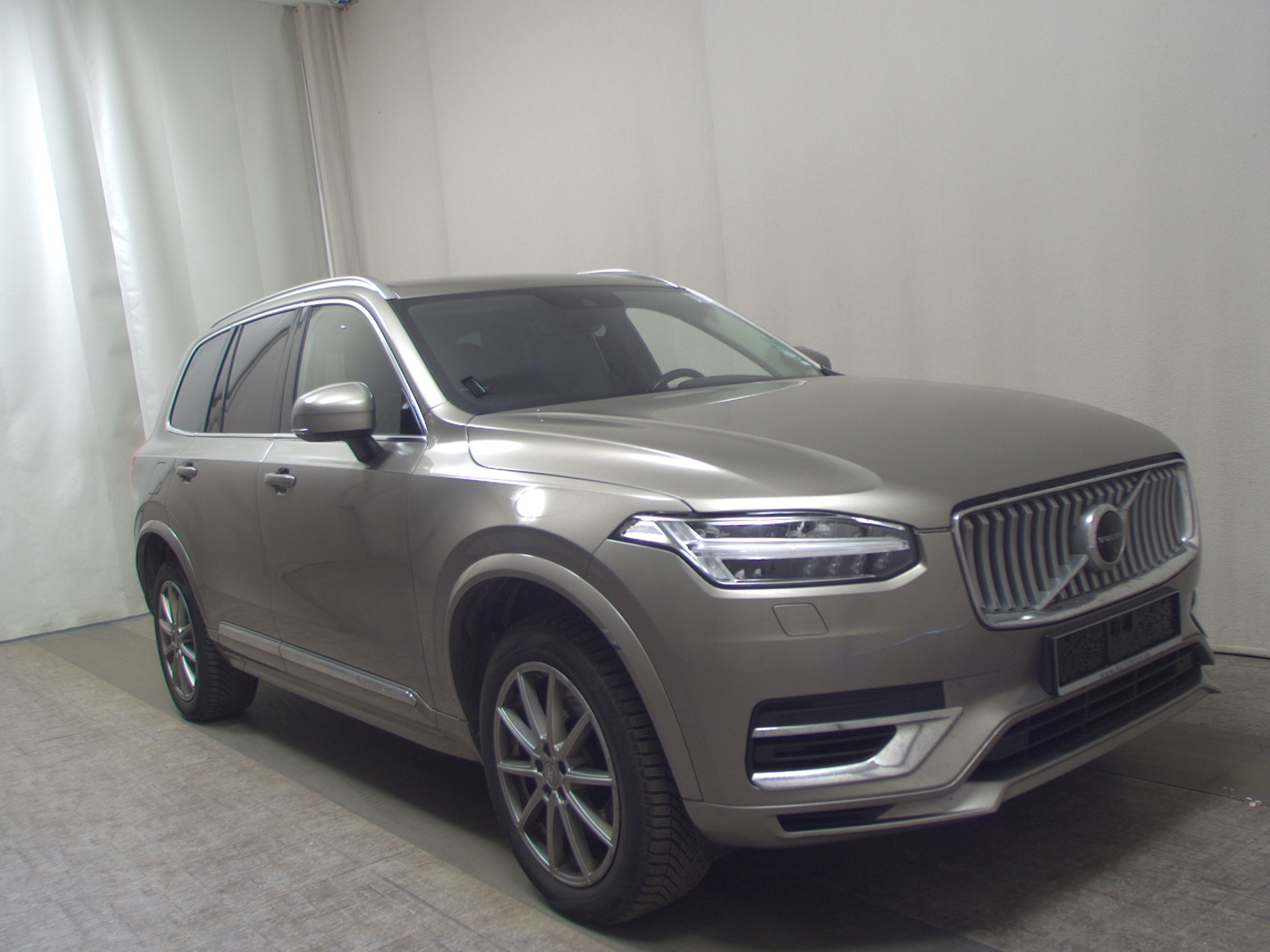 Volvo XC90 T8 AWD Hybrid Leder Navi LED H/K Sound 360° 3