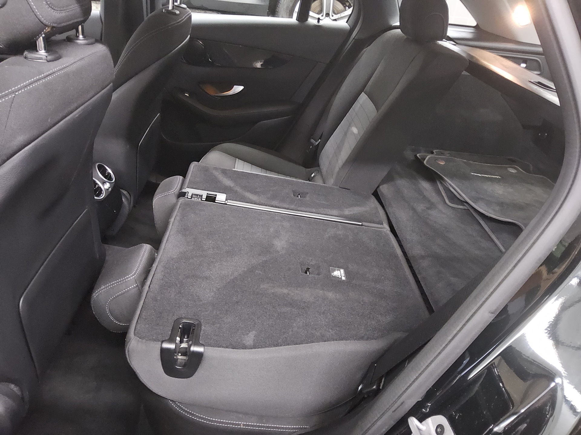 Mercedes-Benz GLC 220 d 4M Navi LED PDC SHZ 12