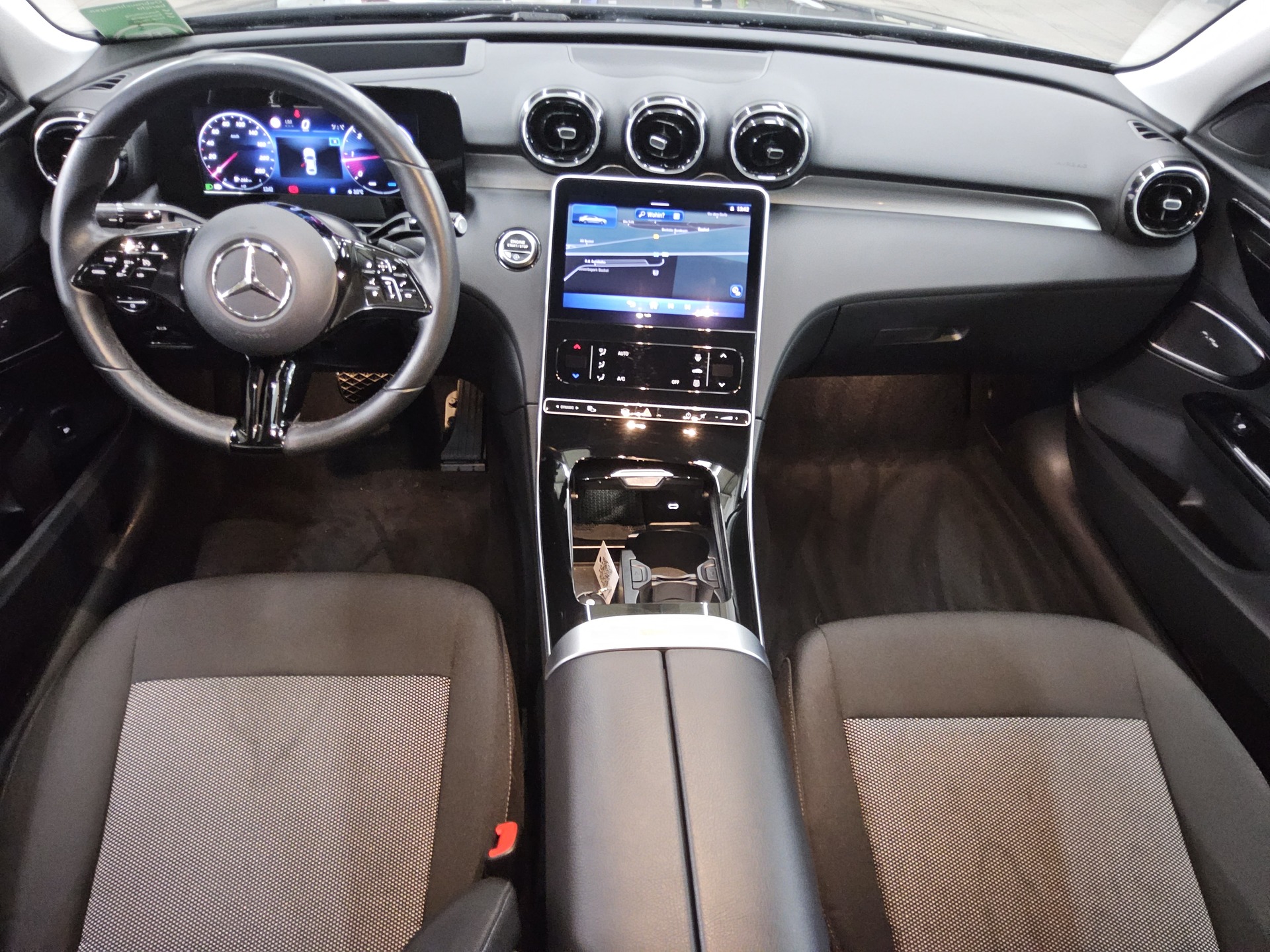 Mercedes-Benz C 200 d Navi Head-up-Display Sound LED 5