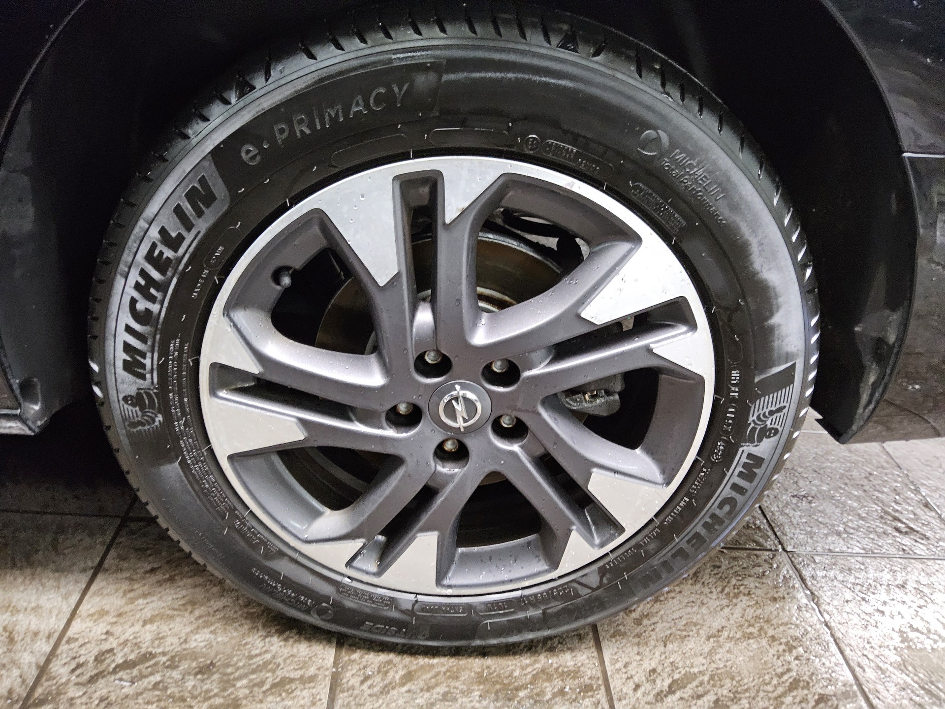 Opel Vivaro 2.0 D Edition M 8-Sitze Navi HuD AHK 10