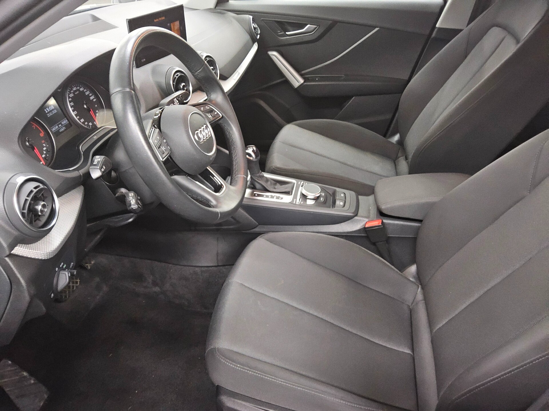 Audi Q2 35 TFSI advanced LED MMI RfK ACC DAB Shz PDC 8