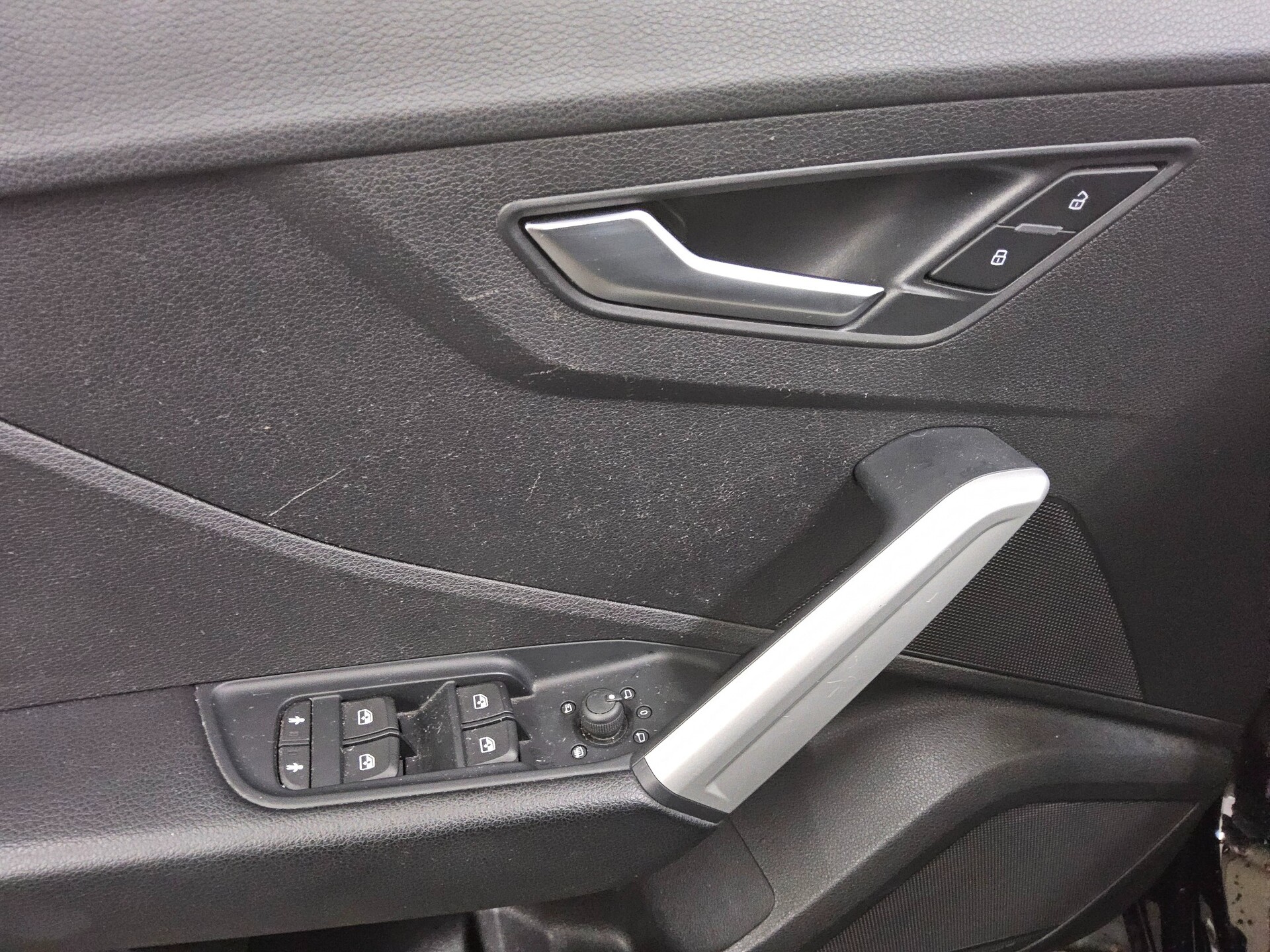 Audi Q2 35 TFSI advanced LED MMI RfK ACC DAB Shz PDC 9