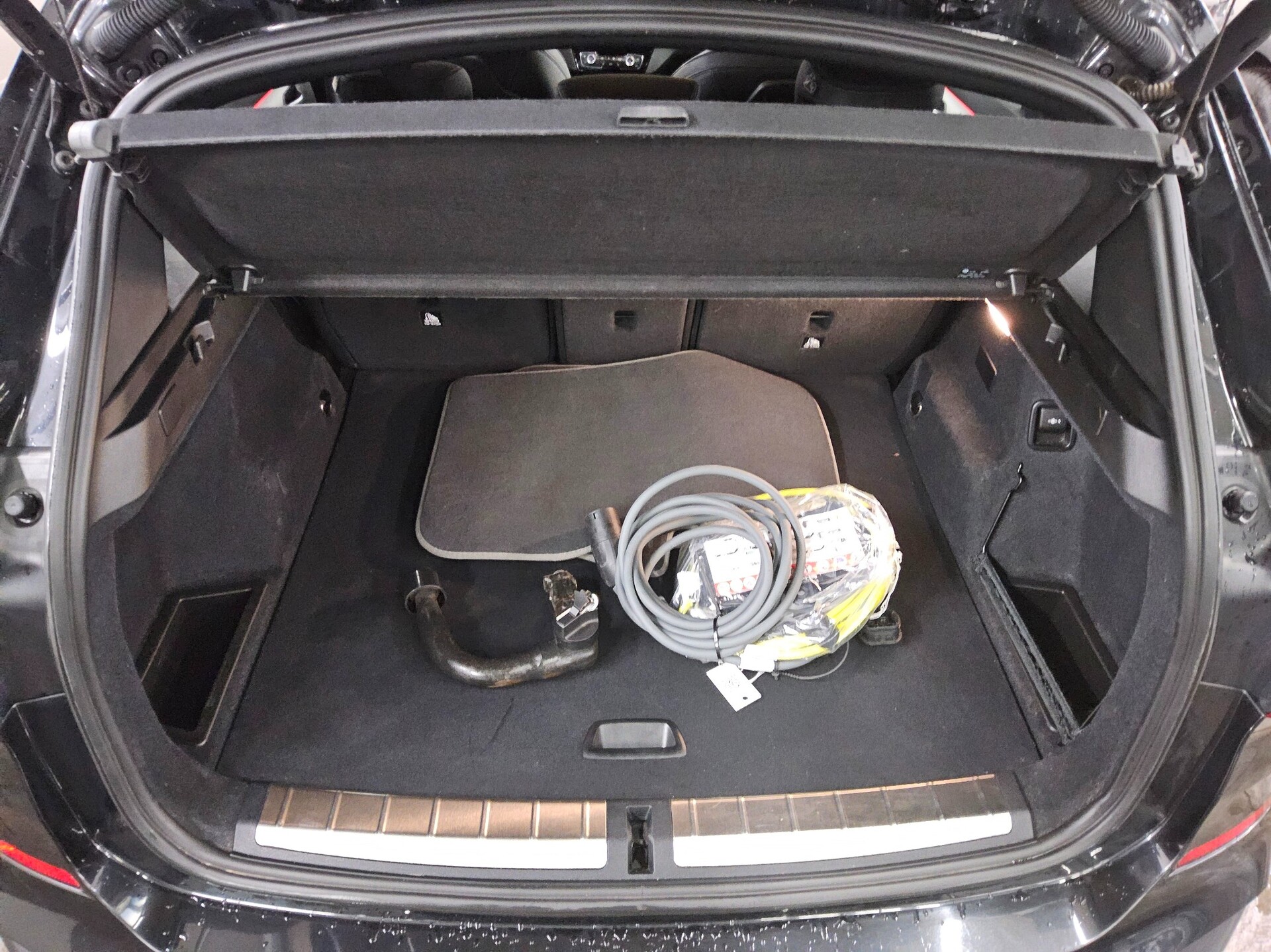 BMW X1 xDrive25e M-Sport Navi LED AHK Shz PDC 11