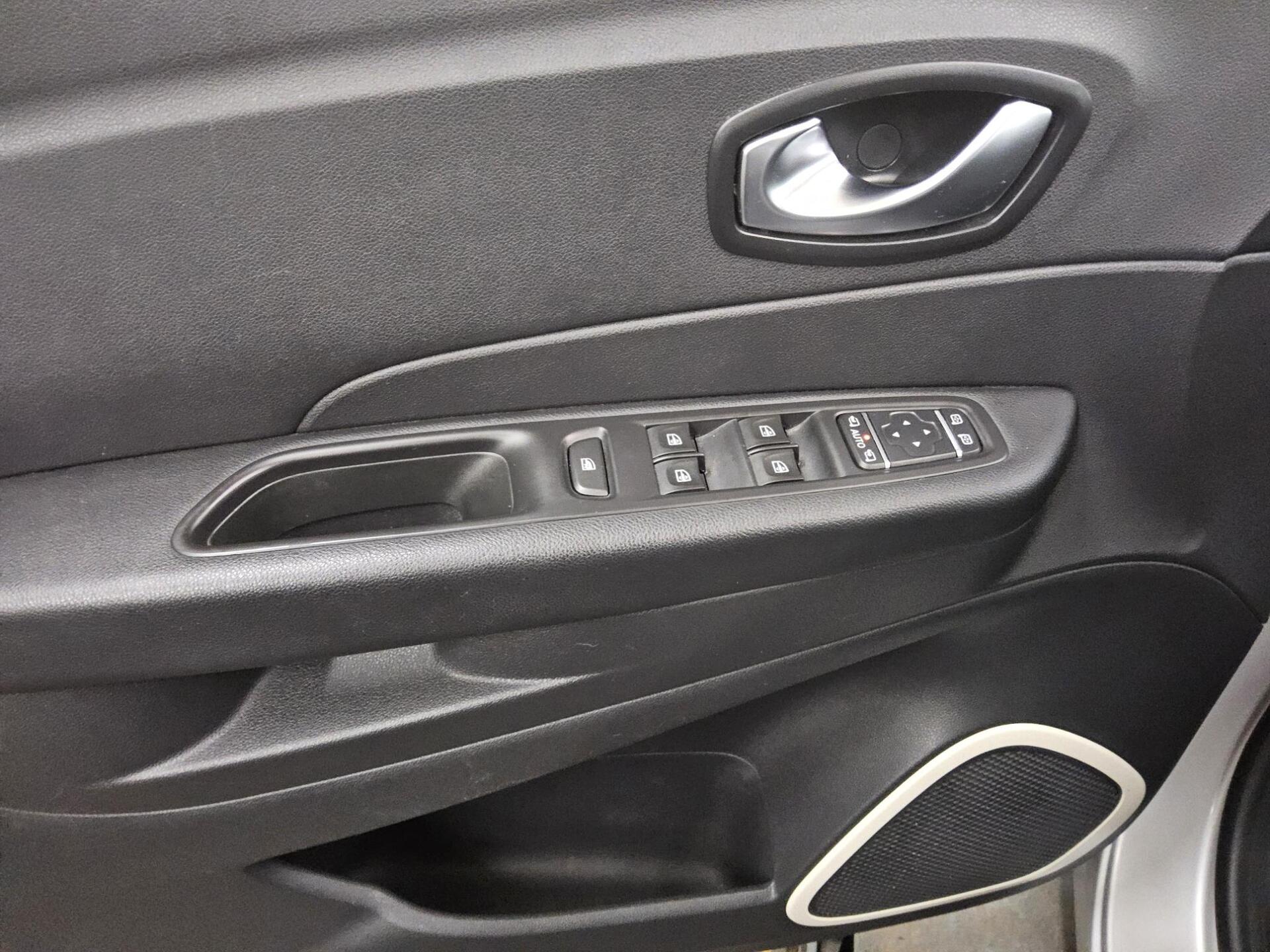 Renault Captur 0.9 TCe Navi SHZ PDC 9