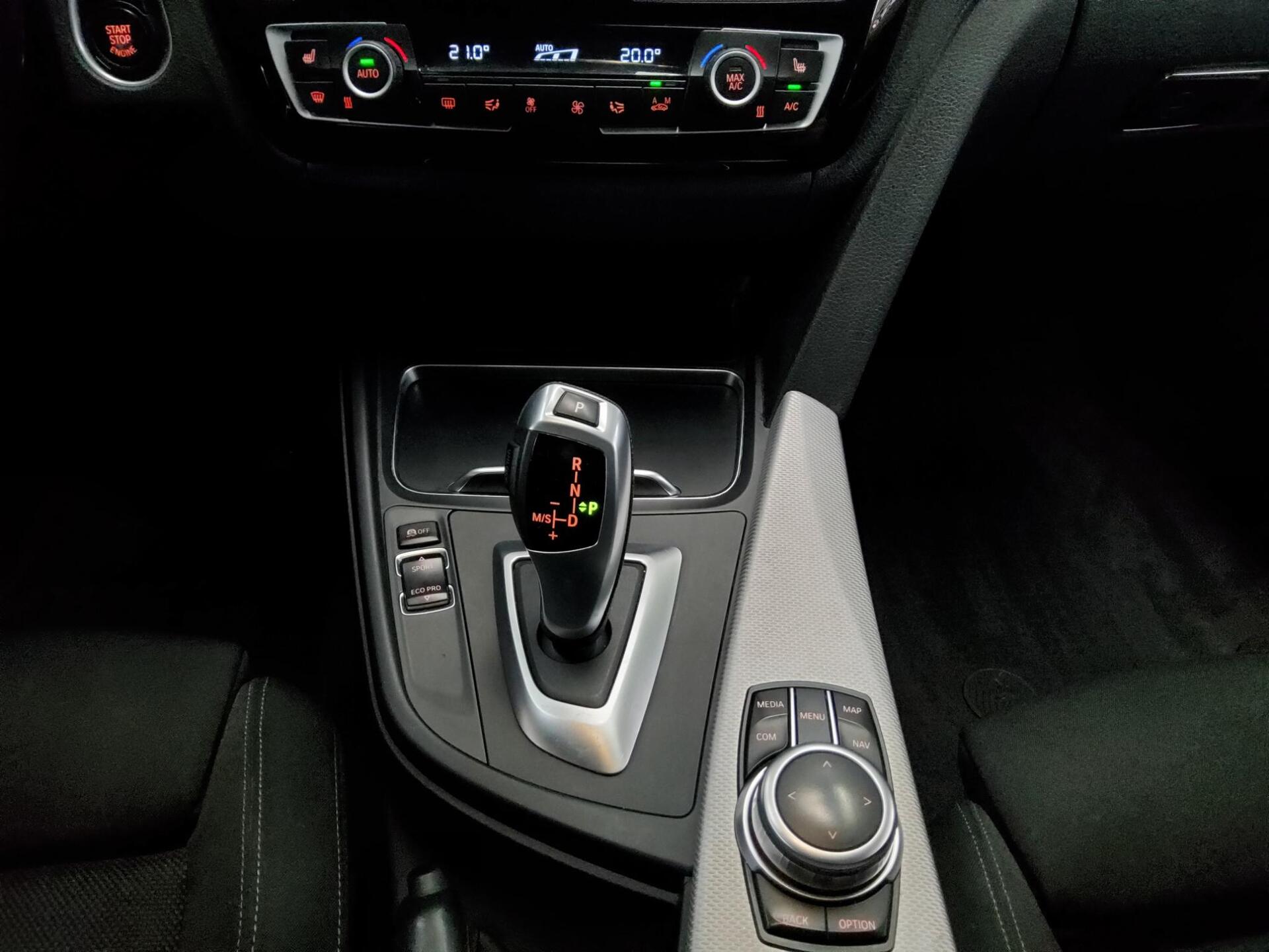 BMW 320dA Touring M-Sport Navi LED AHK PDC SHZ 6