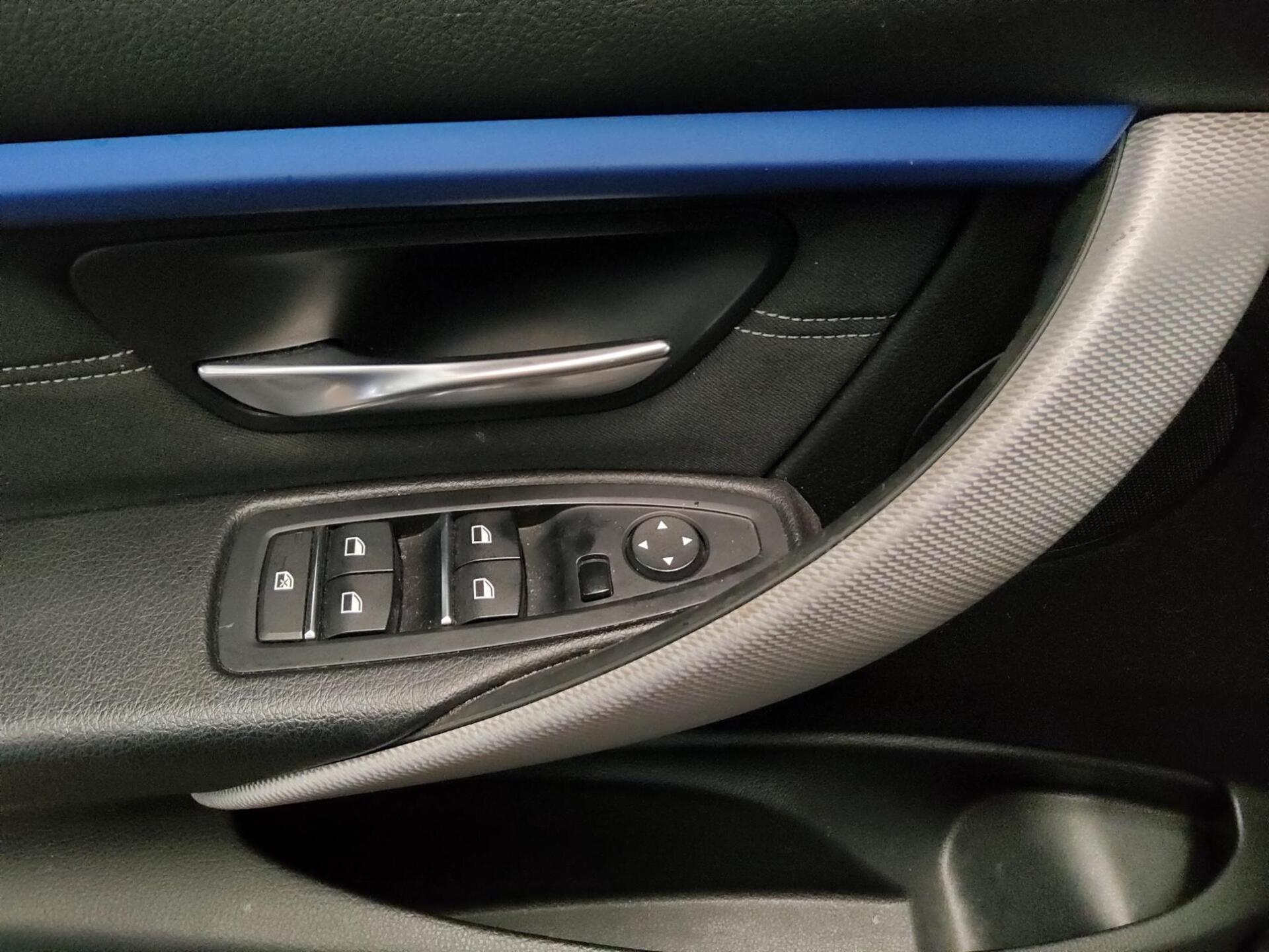 BMW 320dA Touring M-Sport Navi LED AHK PDC SHZ 9