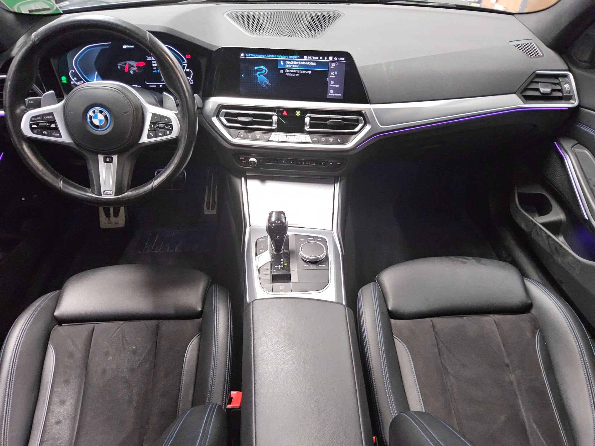 BMW 330e Touring M-Sport Navi Pano LED+ LC-Pro AHK 5