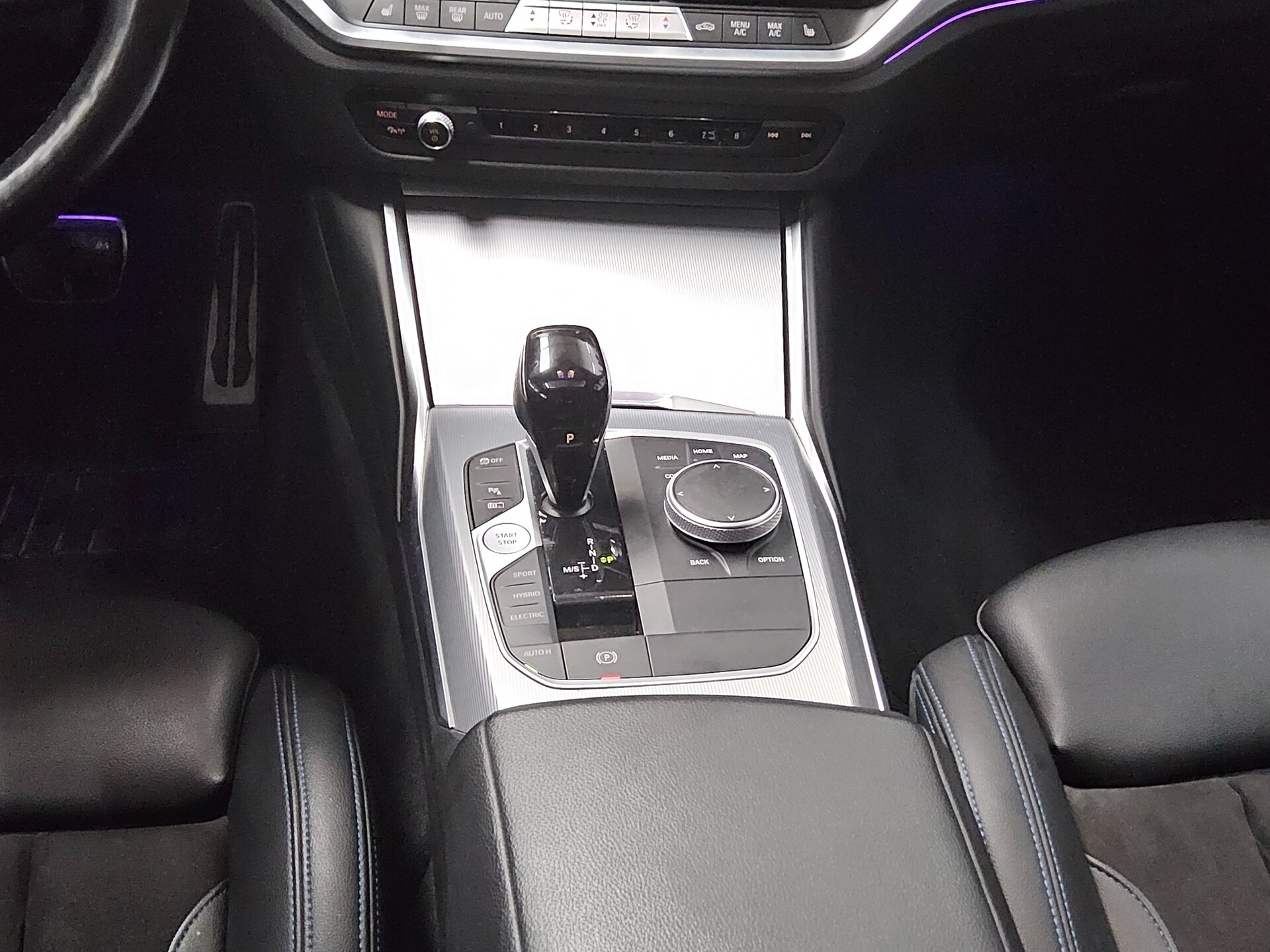 BMW 330e Touring M-Sport Navi Pano LED+ LC-Pro AHK 6