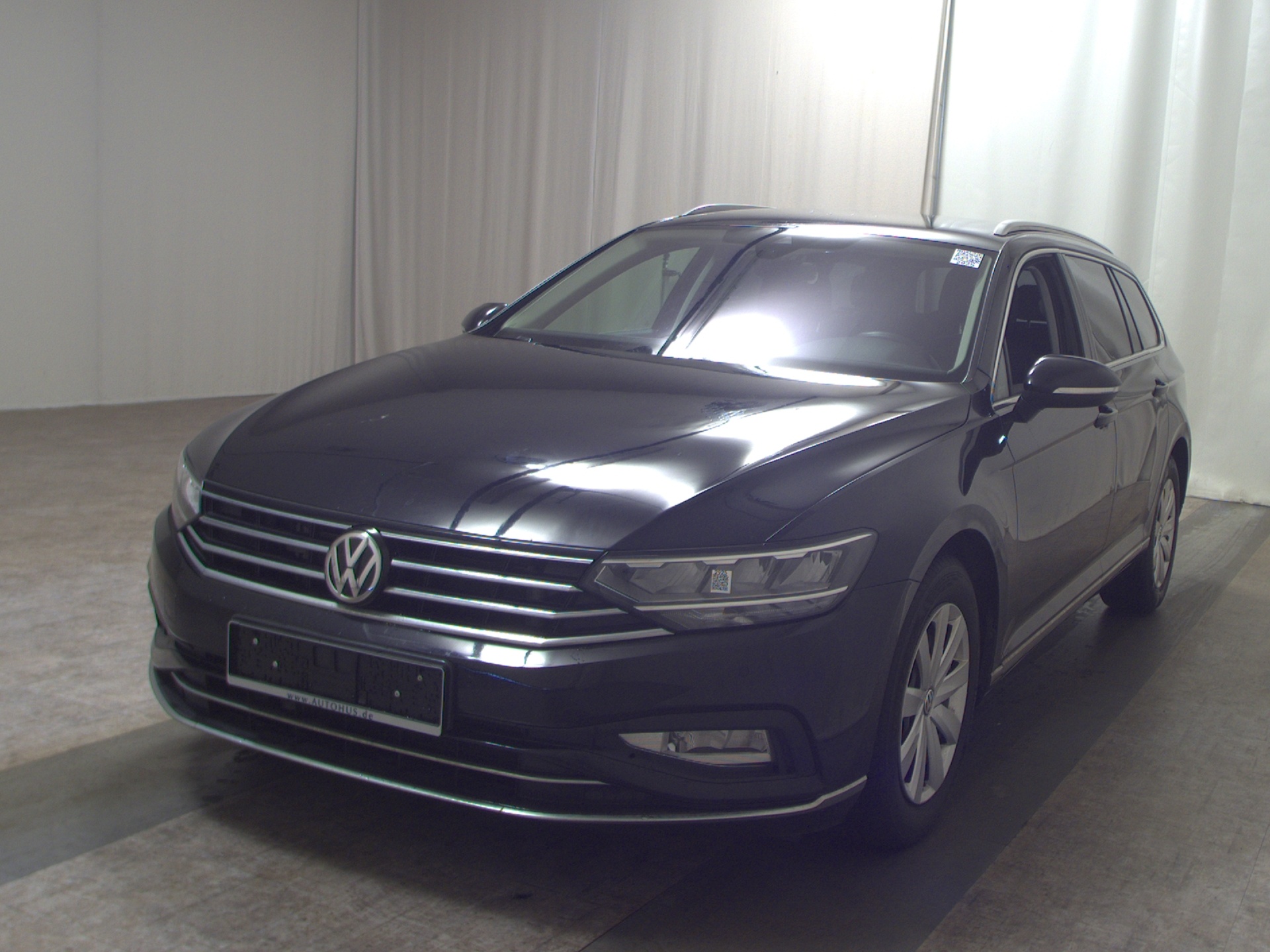 Volkswagen Passat Var. 2.0 TDI Elegance Navi LED RFK AHK 2