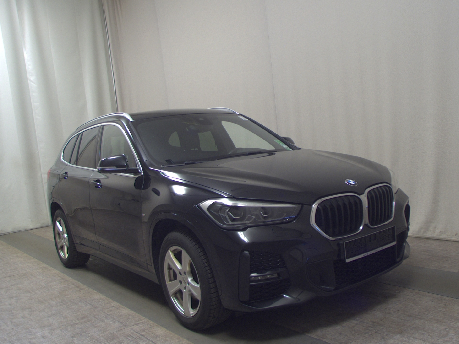 BMW X1 sDrive18d M-Sport AHK Navi LED ACC DAB 3