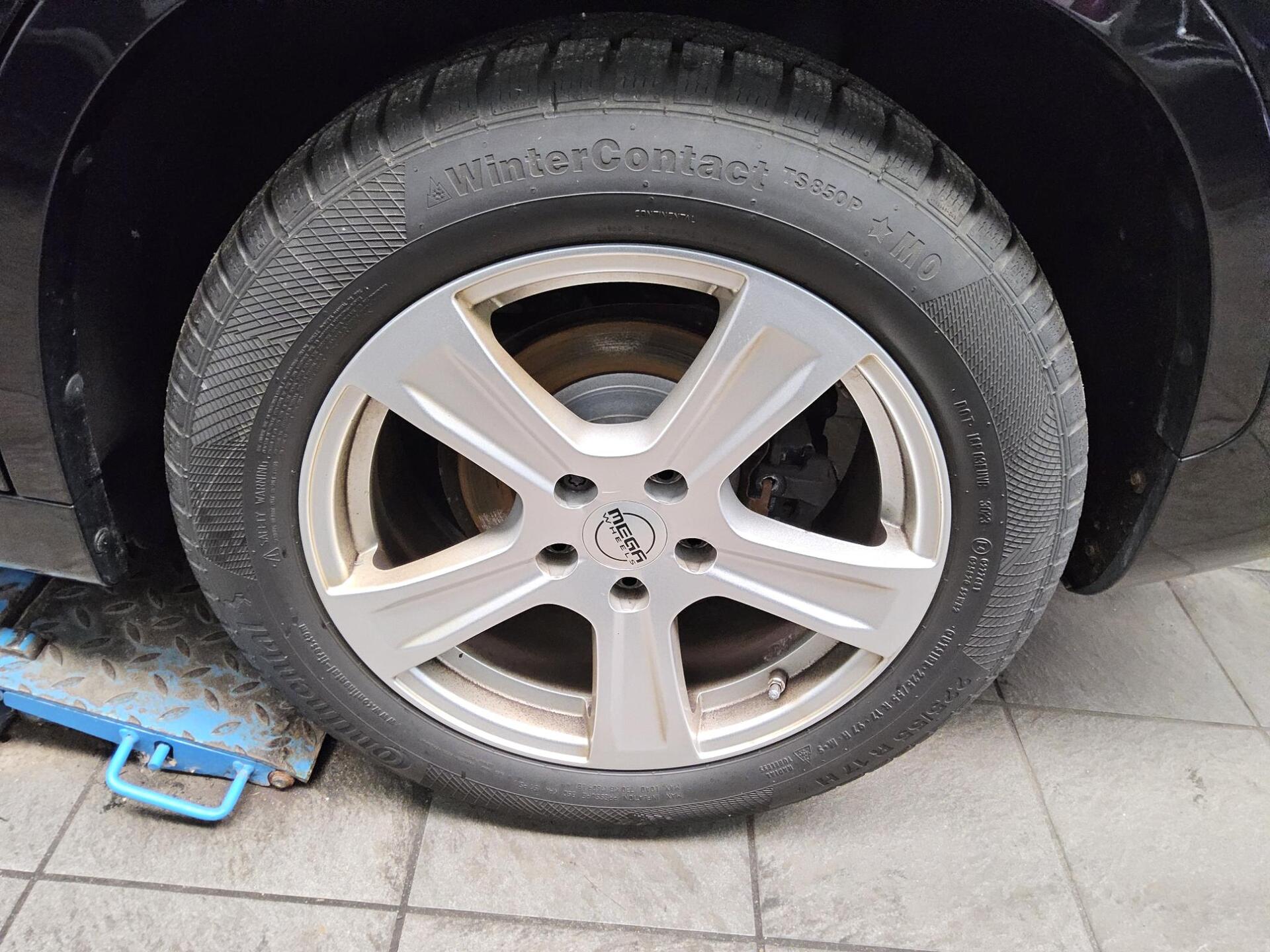 BMW X1 sDrive18d M-Sport AHK Navi LED ACC DAB 10