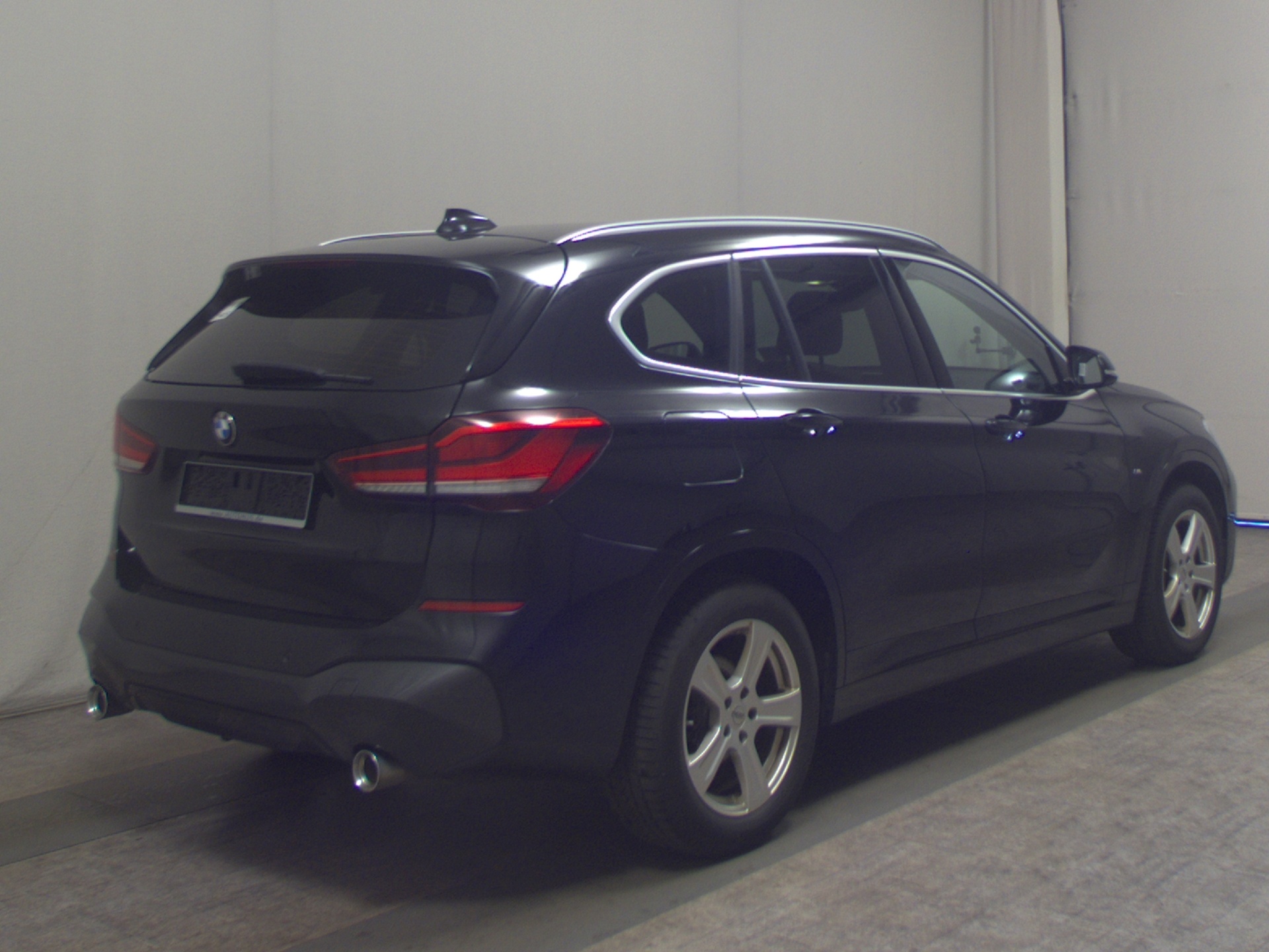 BMW X1 sDrive18d M-Sport AHK Navi LED ACC DAB 4