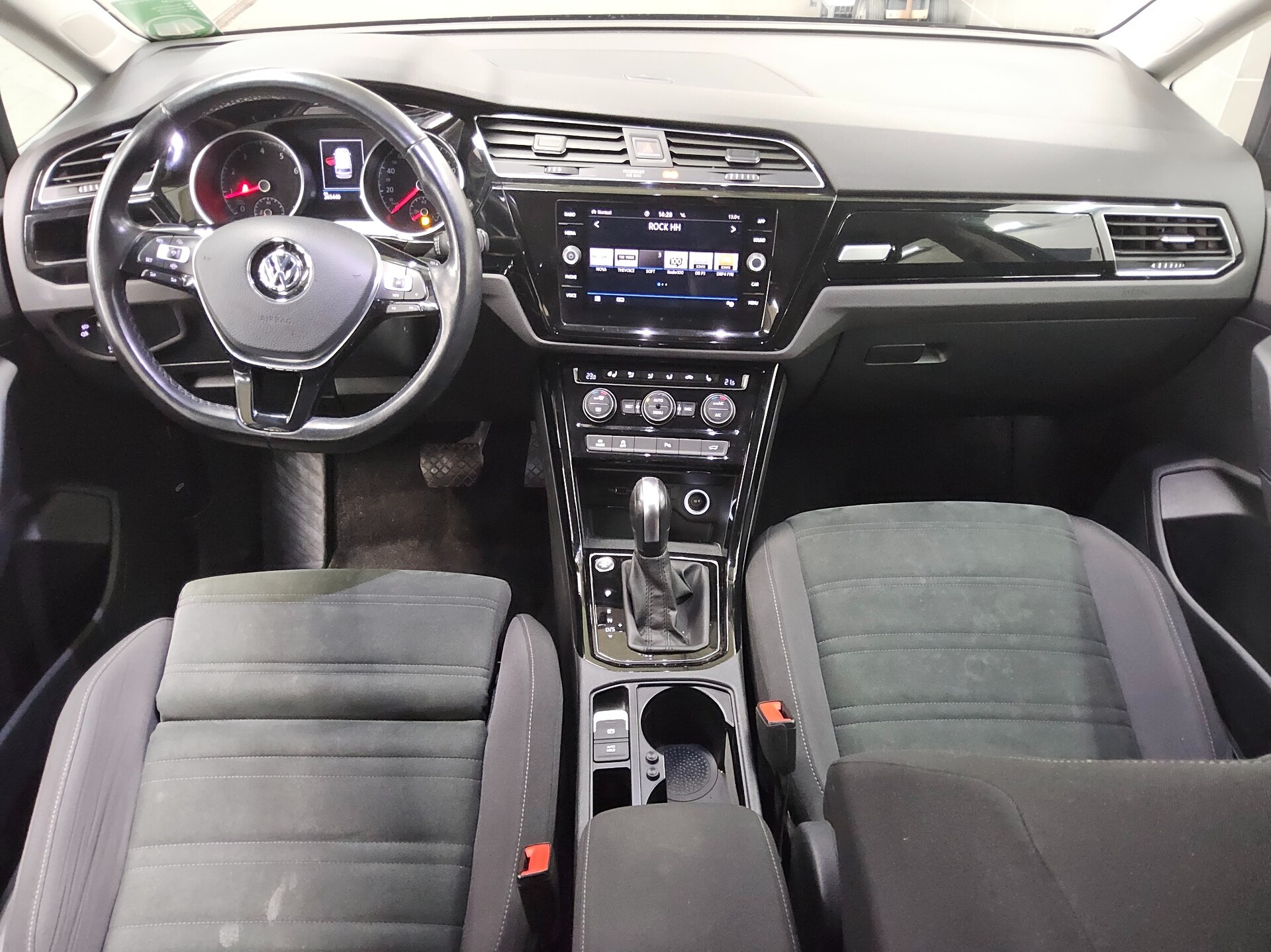 Volkswagen Touran 1.5 TSI Highline 7-Sitze LED AHK ACC 5