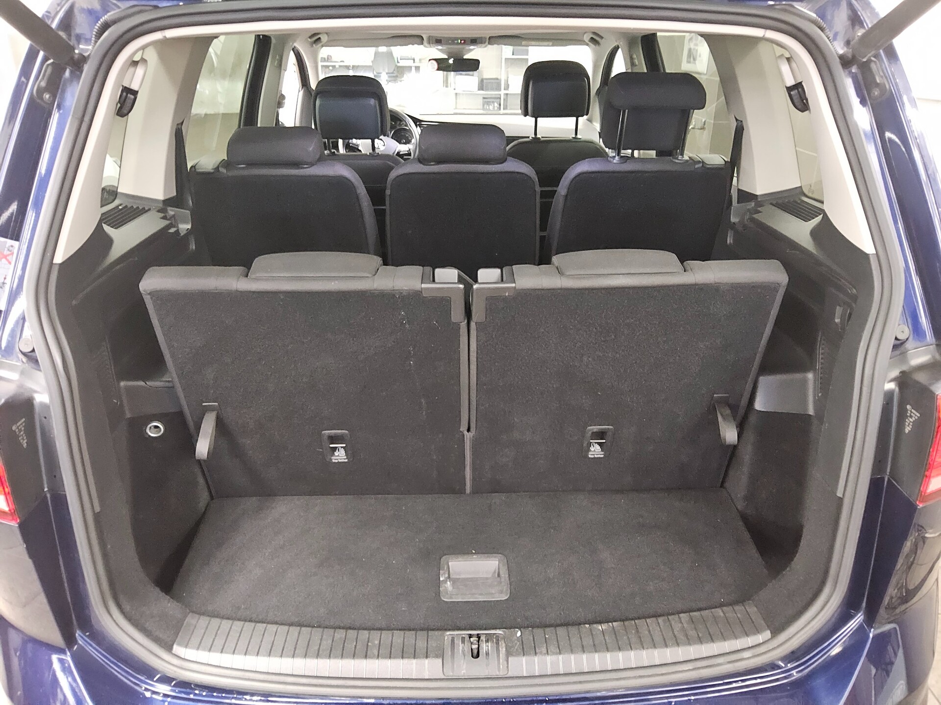 Volkswagen Touran 1.5 TSI Highline 7-Sitze LED AHK ACC 11