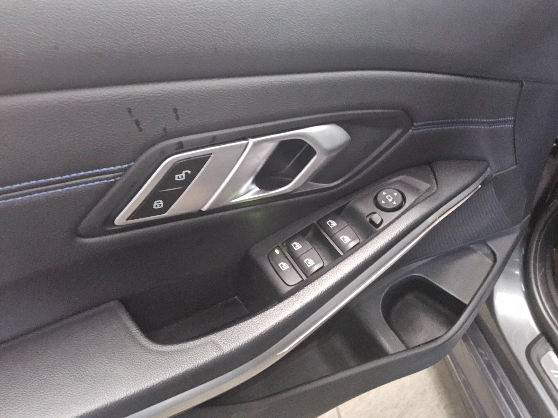 BMW 320dA M-Sport Navi LC Pro LED PDC HiFi Shz 10