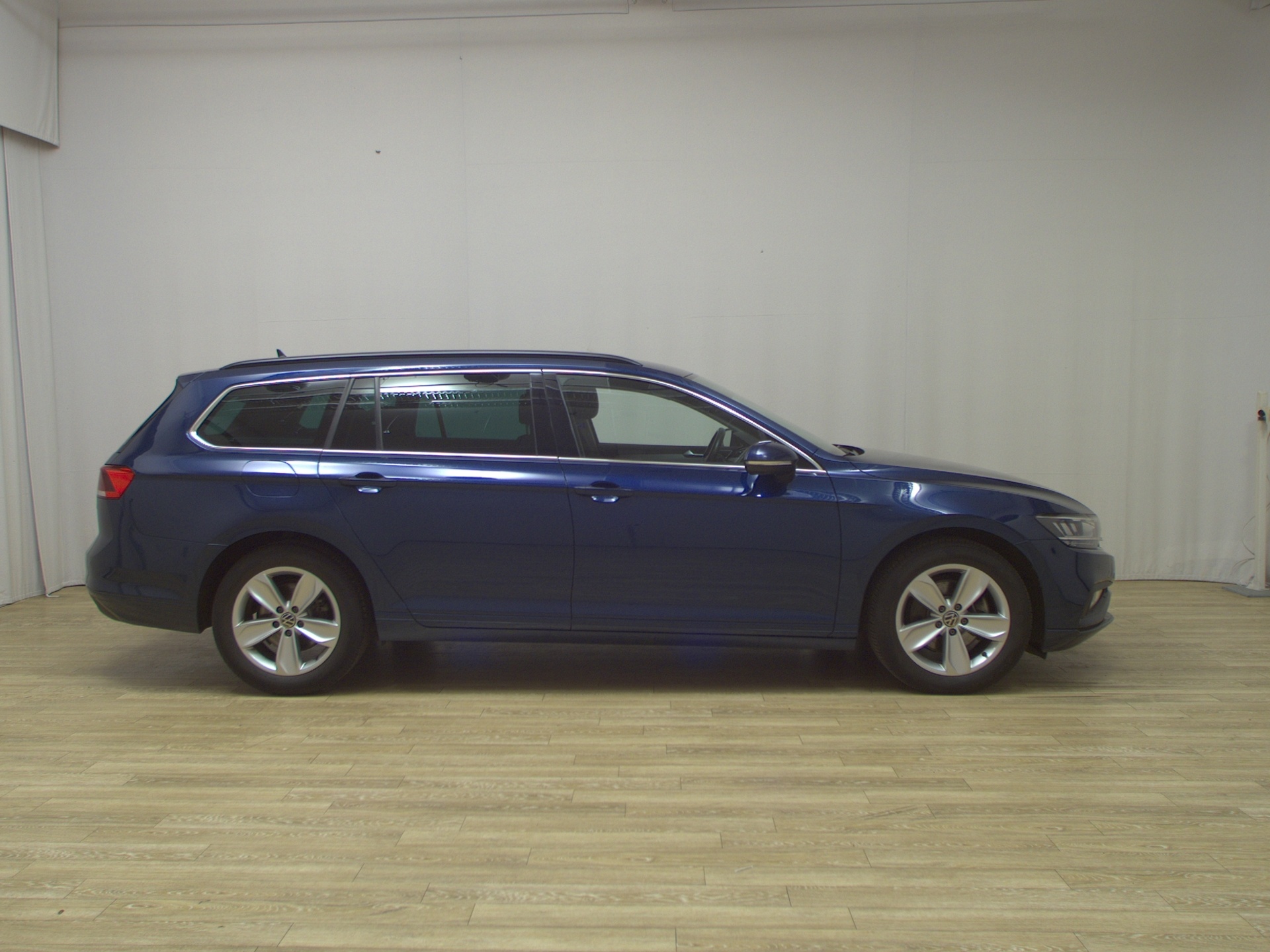 Volkswagen Passat Var. 2.0 TDI Business Navi LED ACC RFK
