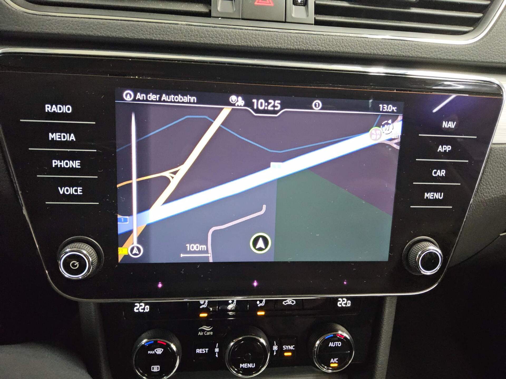 Skoda Superb Kombi 2.0 TDI Ambition Navi LED DAB PDC 7