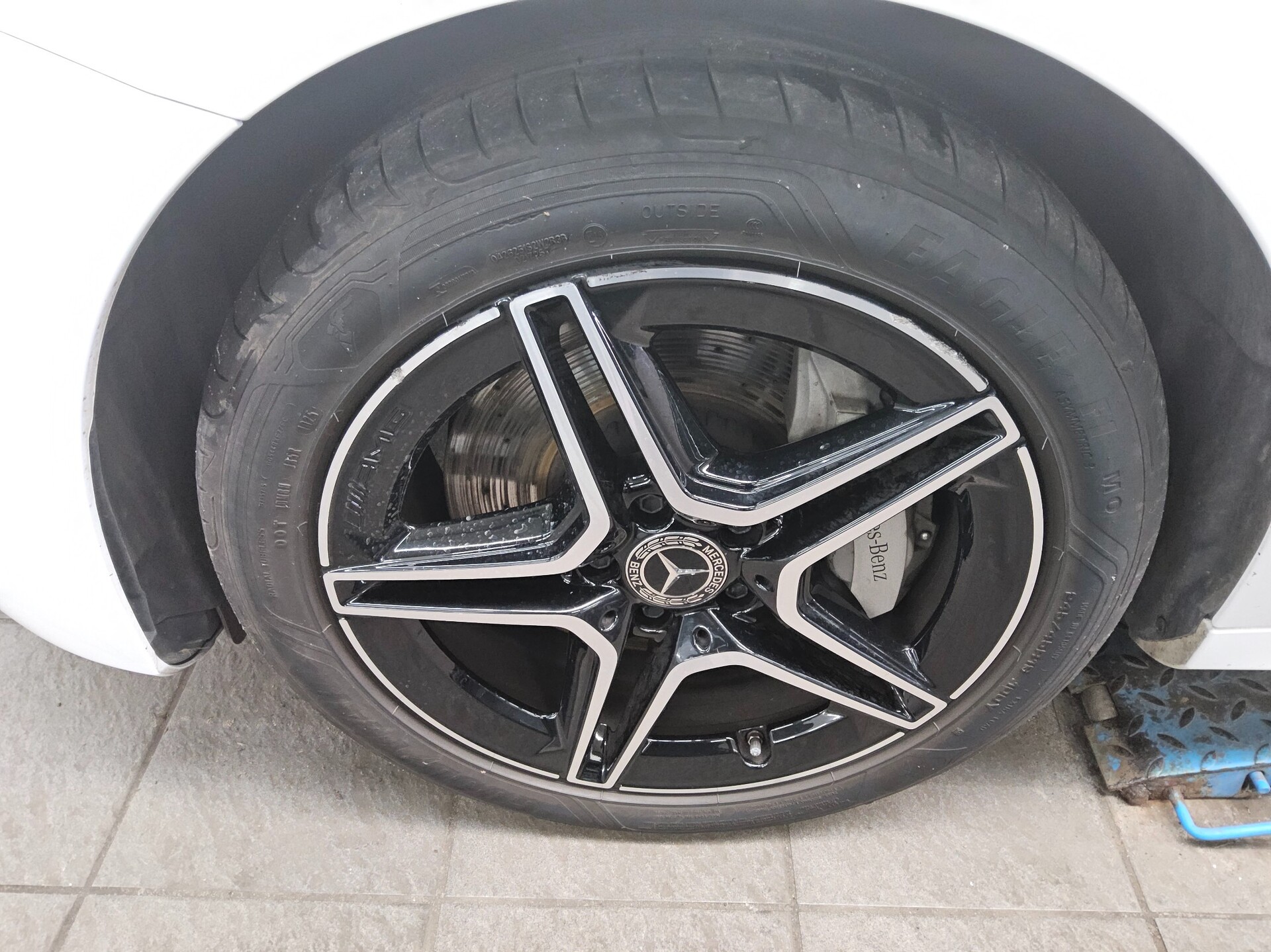 Mercedes-Benz E 300 T de AMG-Line Night Burmester GSD MB-LED 11