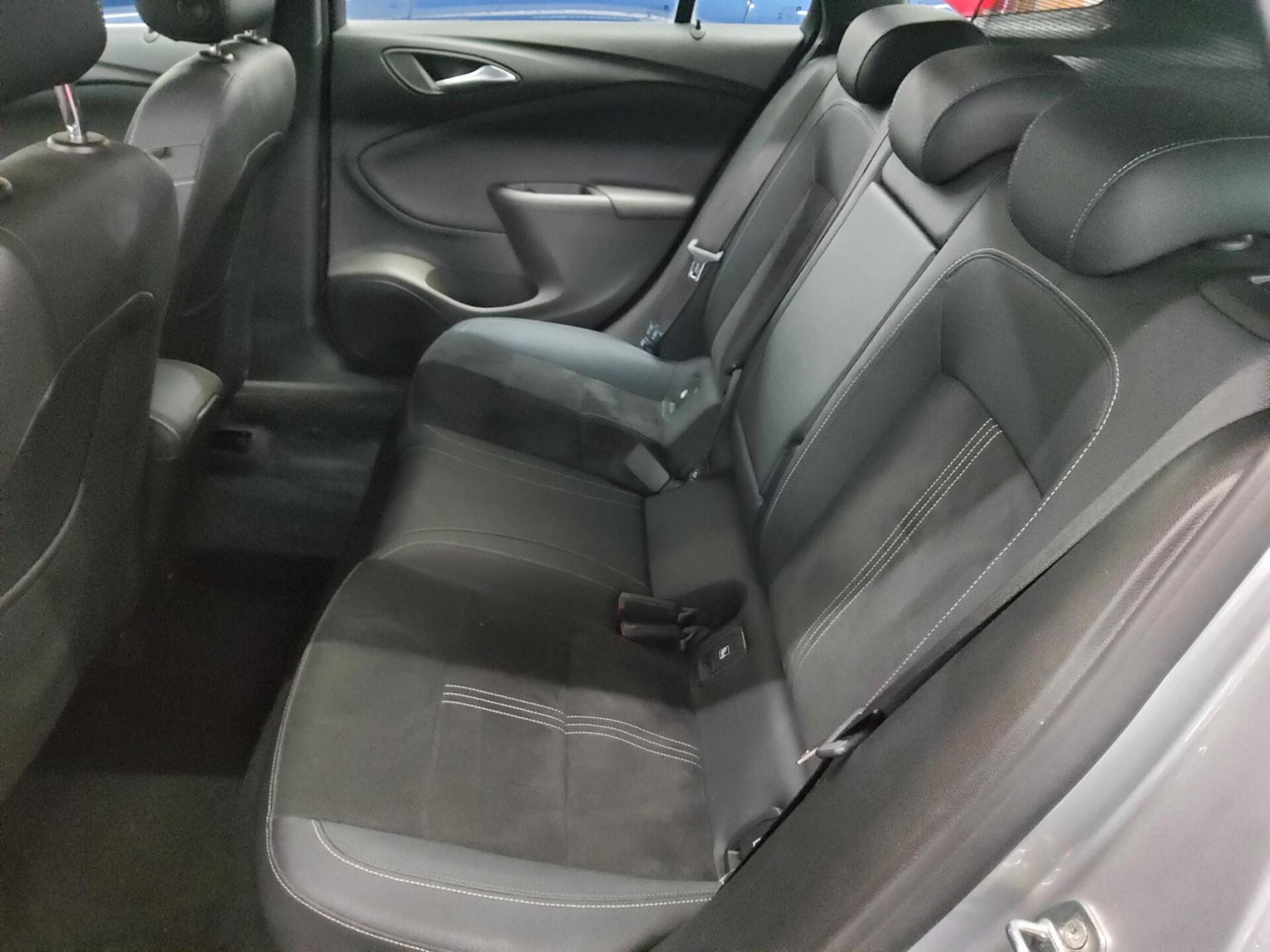 Opel Astra ST 1.5 D Navi LED Alcantara SHZ PDC 12