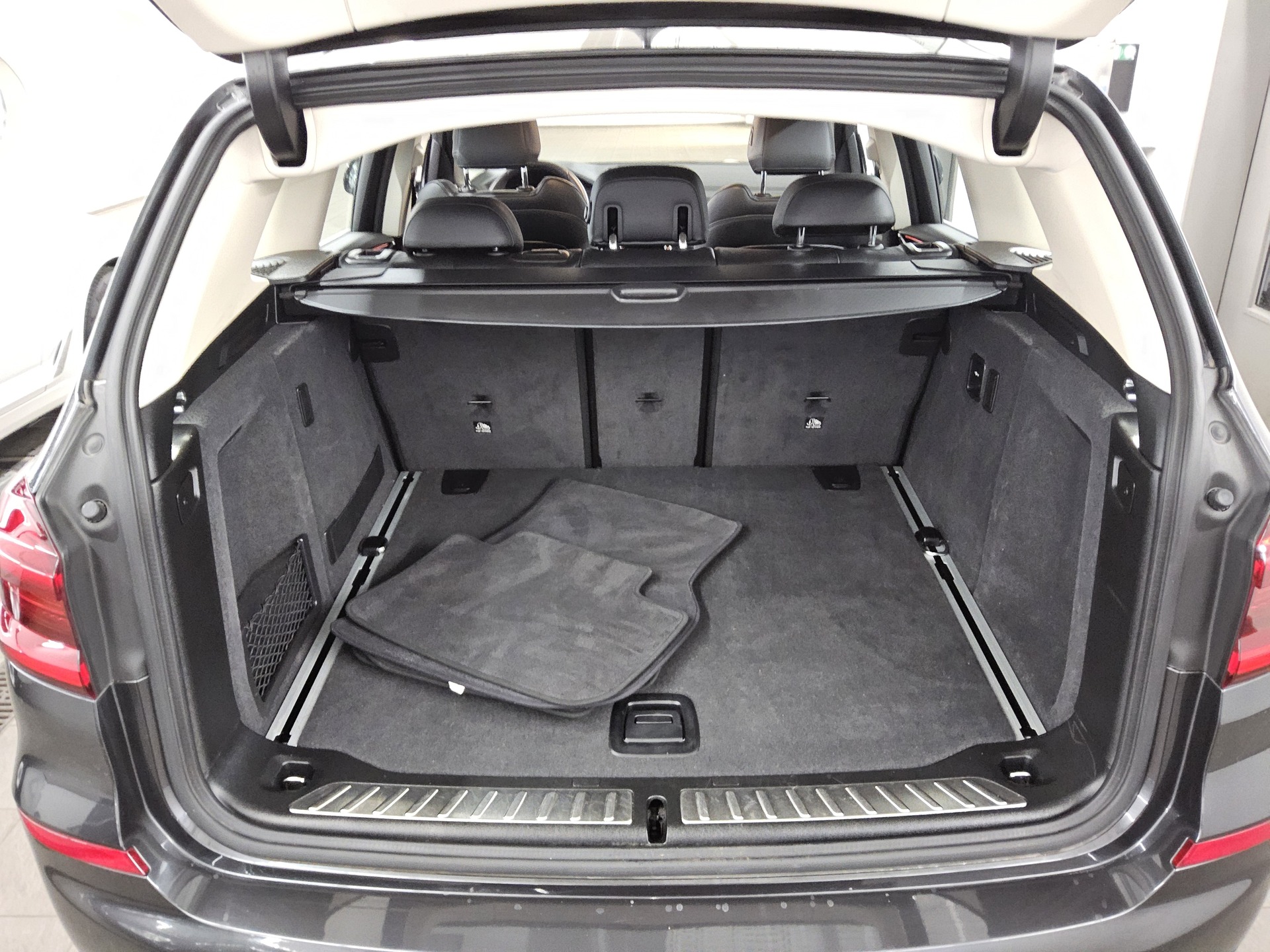 BMW X3 xDrive20d X-Line Navi LC-Pro HuD LED+ 19" 12