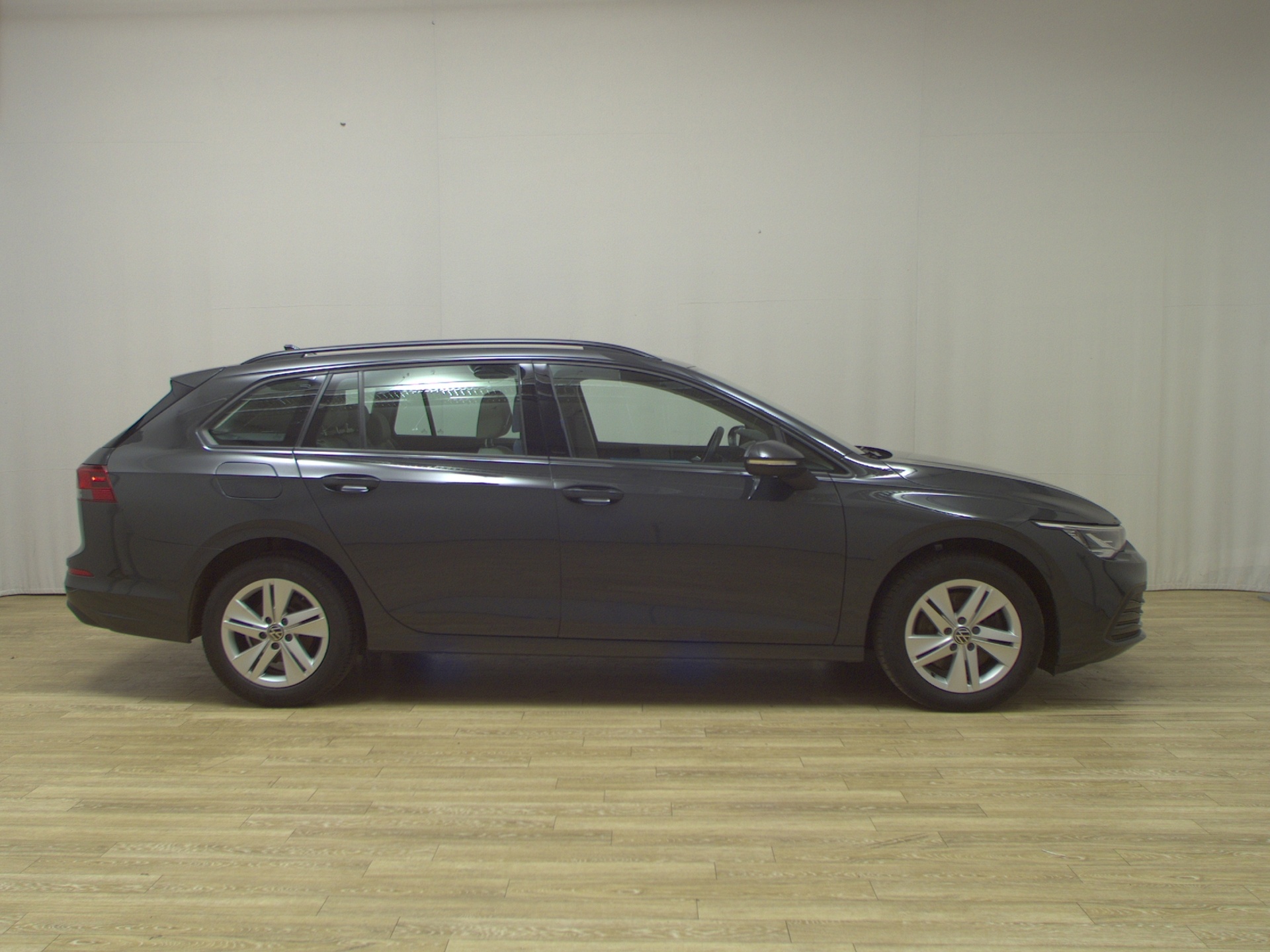 Volkswagen Golf-8 Var. 2.0 TDI Life Navi LED DC-Pro H/K ACC