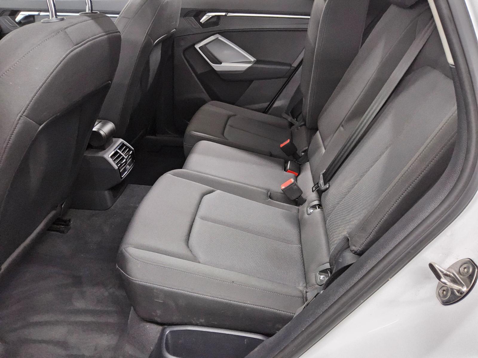 Audi Q3 35 TDI Navi LED Panorama StandHzg AHK PDC SHZ 13