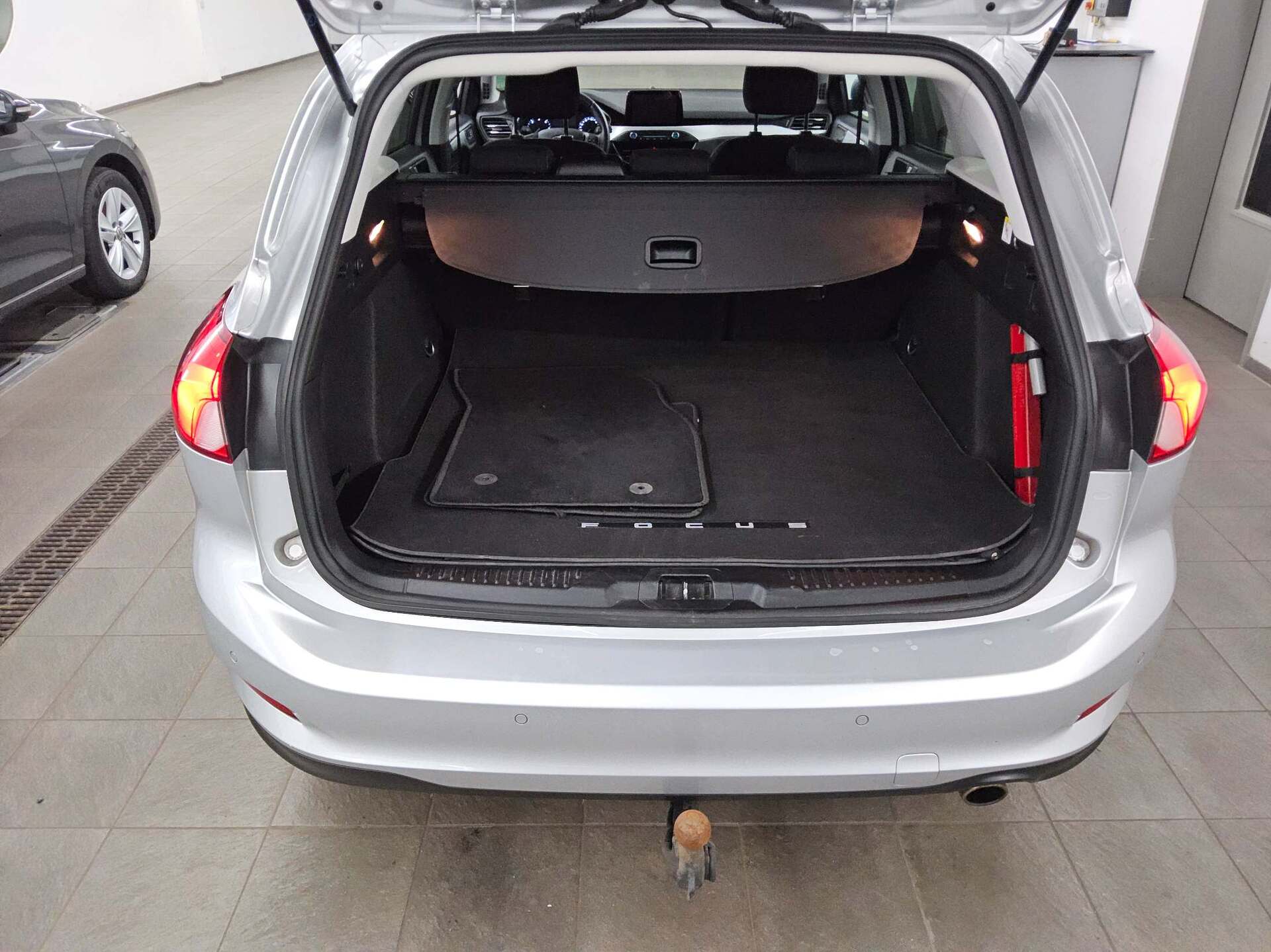 Ford Focus Turnier 2.0 EB Cool&Connect Navi LED AHK 11