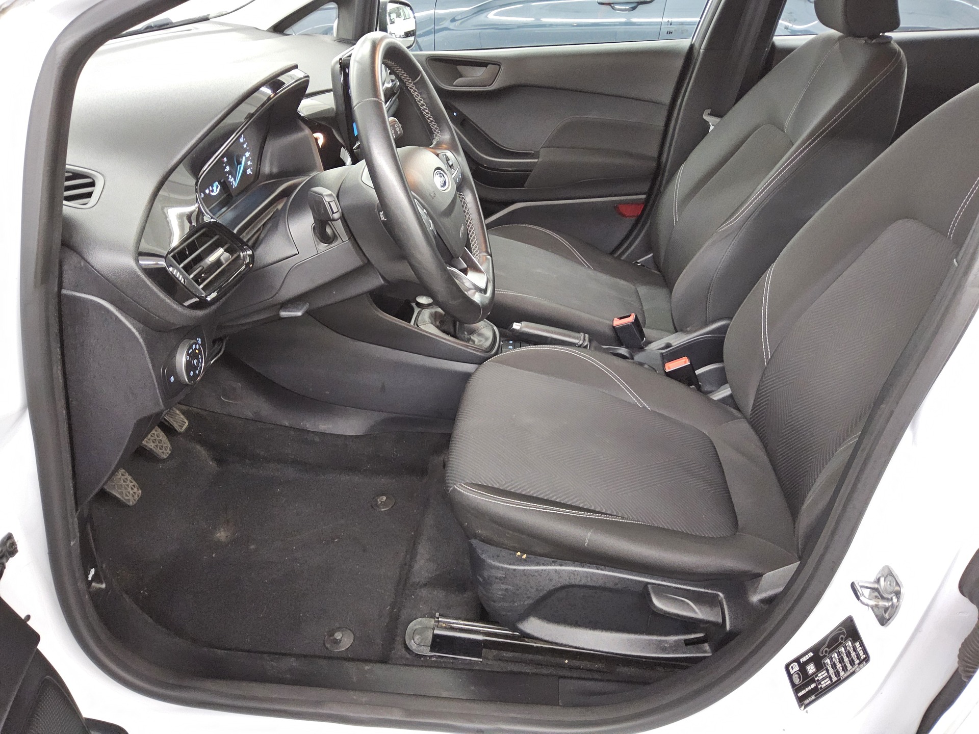 Ford Fiesta 1.1 Cool&Connect LED Shz PDC Winter-Paket 8