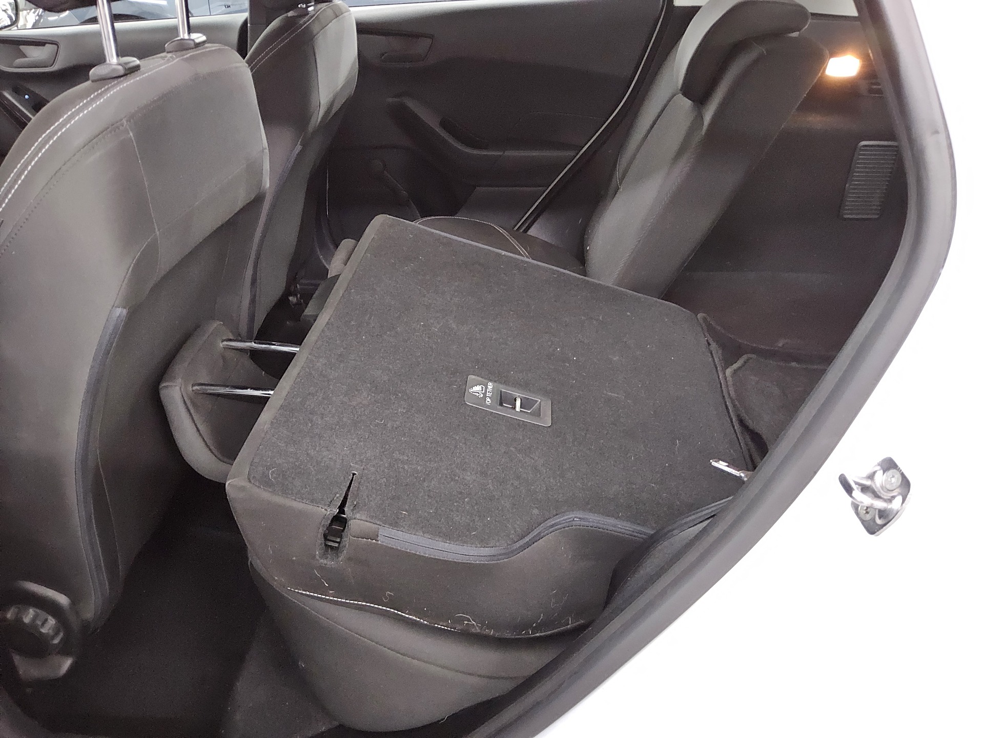 Ford Fiesta 1.1 Cool&Connect LED Shz PDC Winter-Paket 12