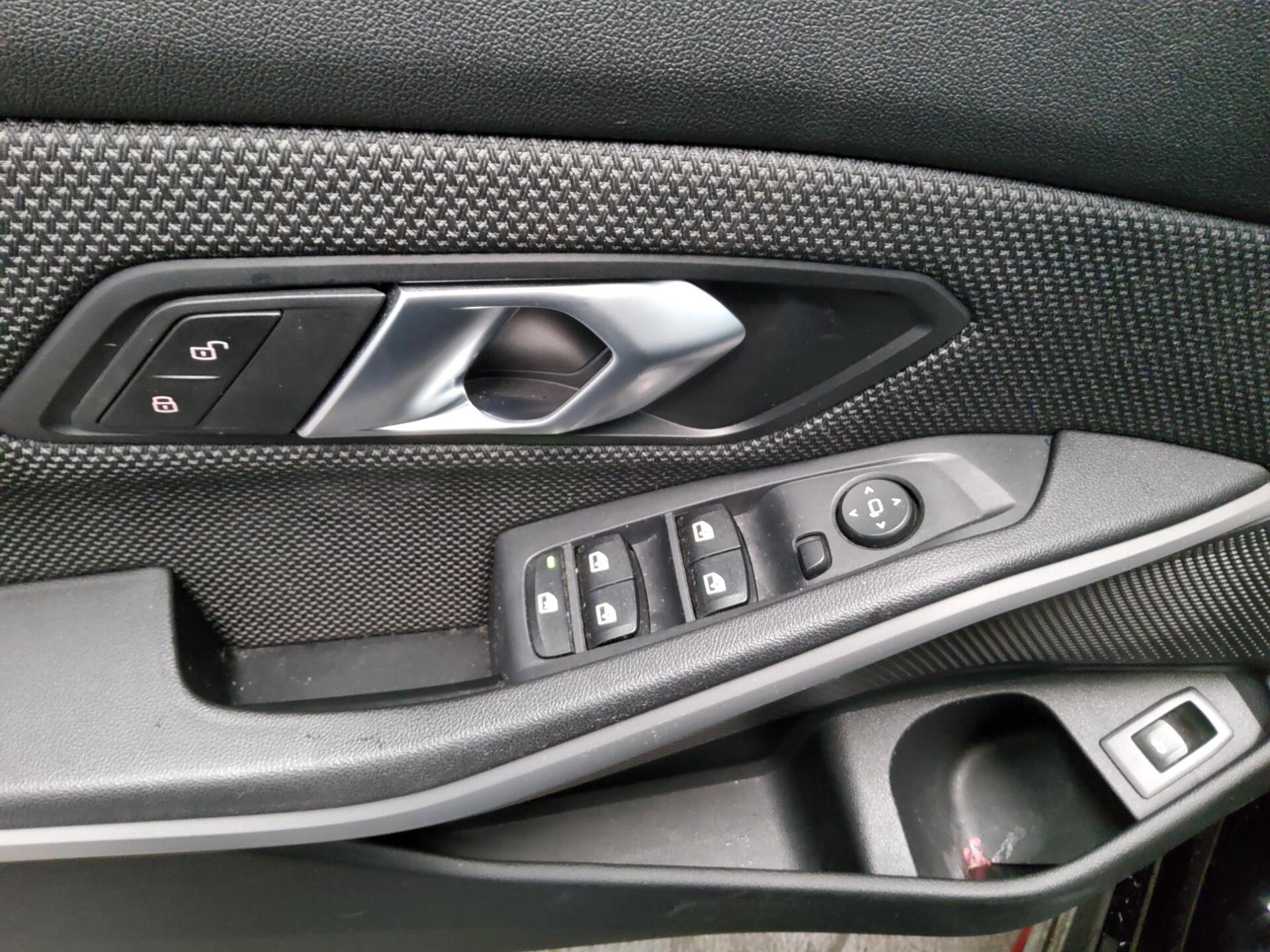 BMW 318d Touring Advantage Navi LED LC Prof. HiFi 10