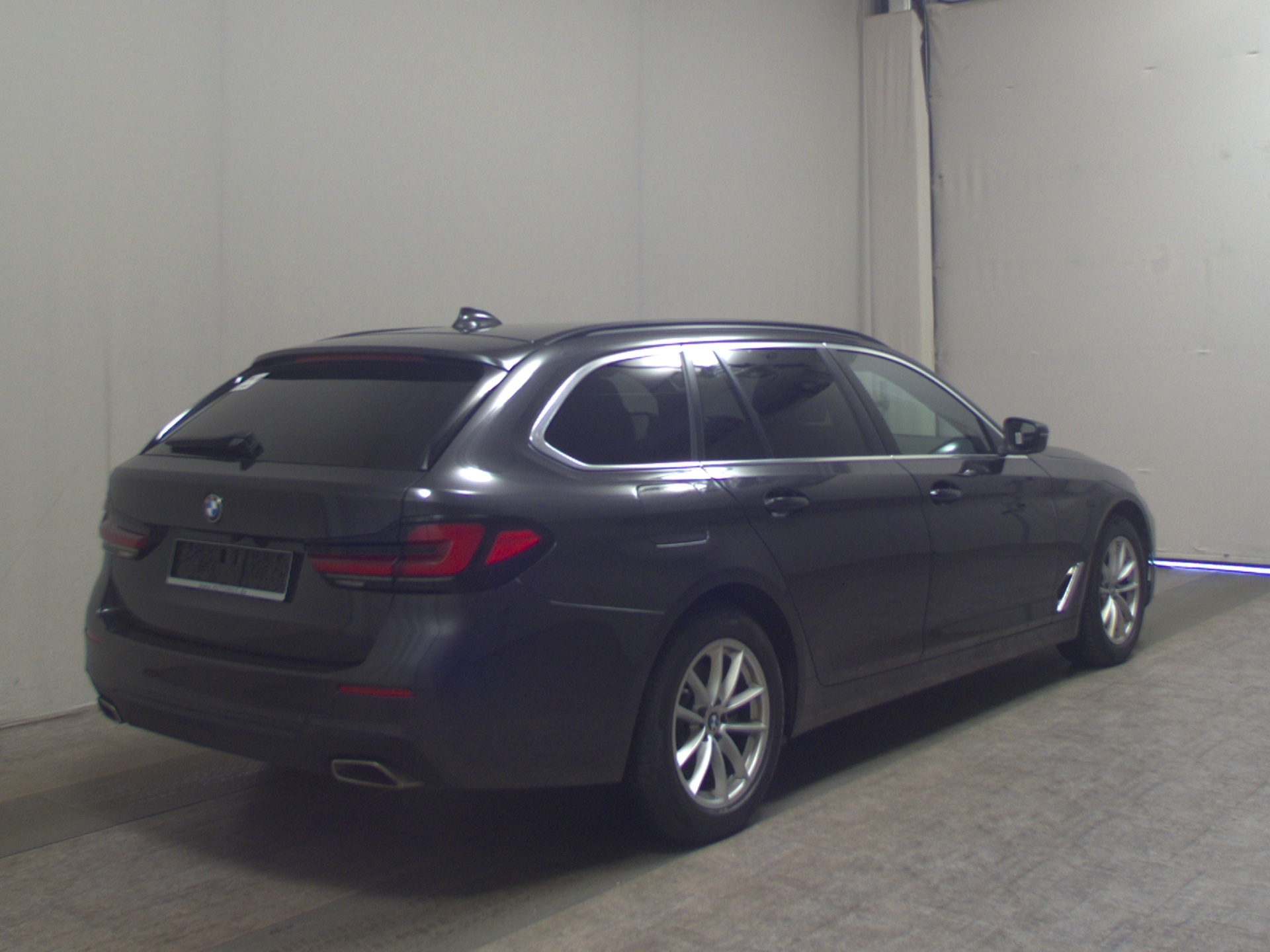 BMW 520dA Touring Leder Navi LC Pro LED 4