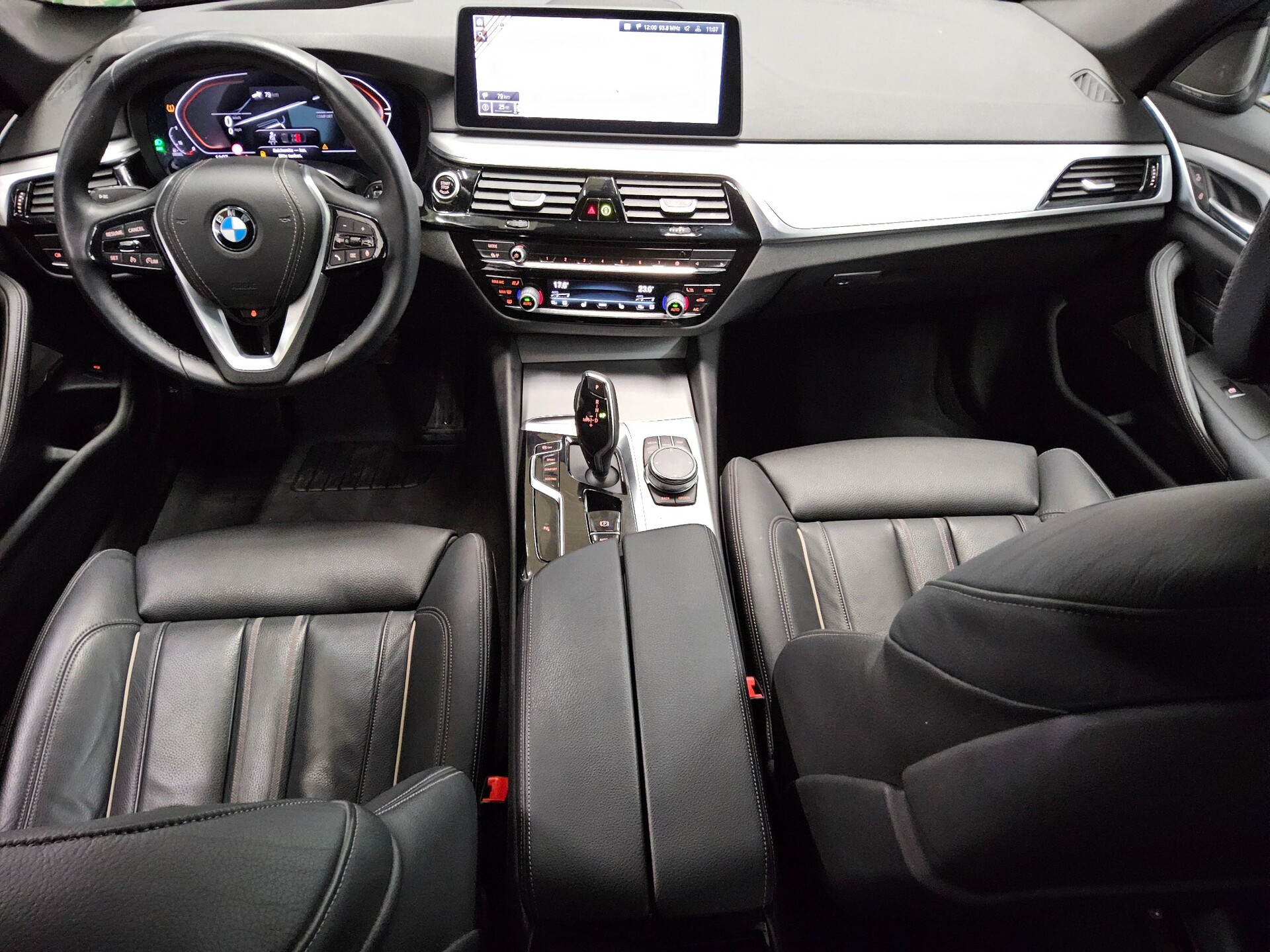 BMW 520dA Touring Leder Navi LC Pro LED 5