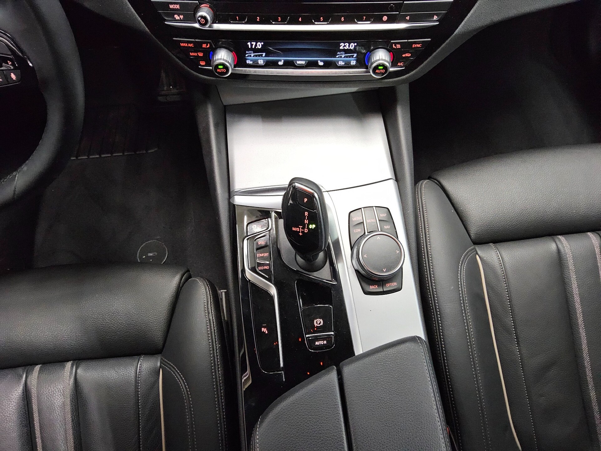 BMW 520dA Touring Leder Navi LC Pro LED 6