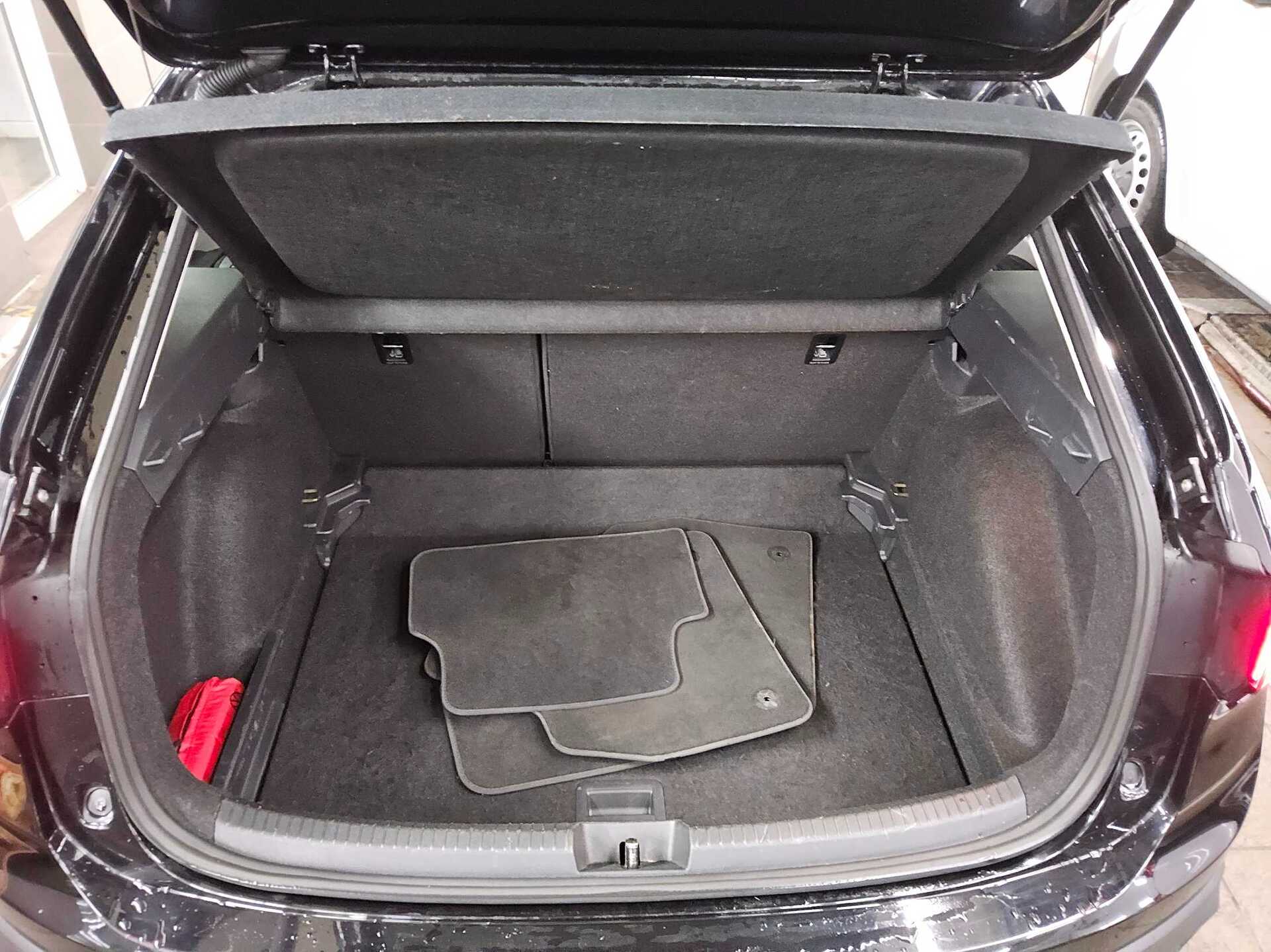 Volkswagen Taigo 1.0 TSI Move Navi LED DC PDC SHZ 12