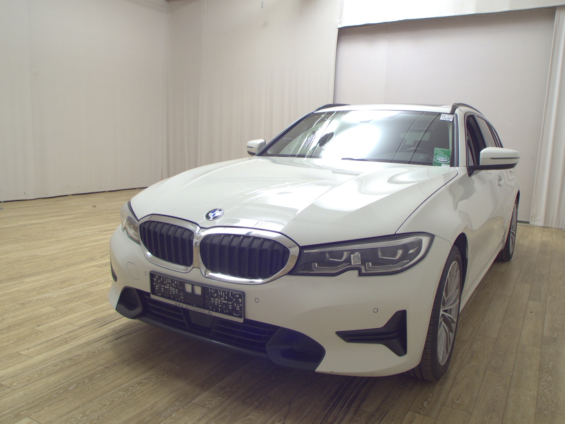 BMW 320dA Touring Sport-Line Navi LED Pano LC-Pro 2