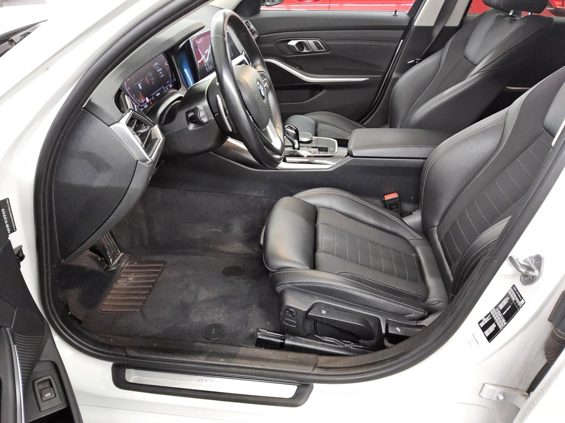 BMW 320dA Touring Sport-Line Navi LED Pano LC-Pro 9