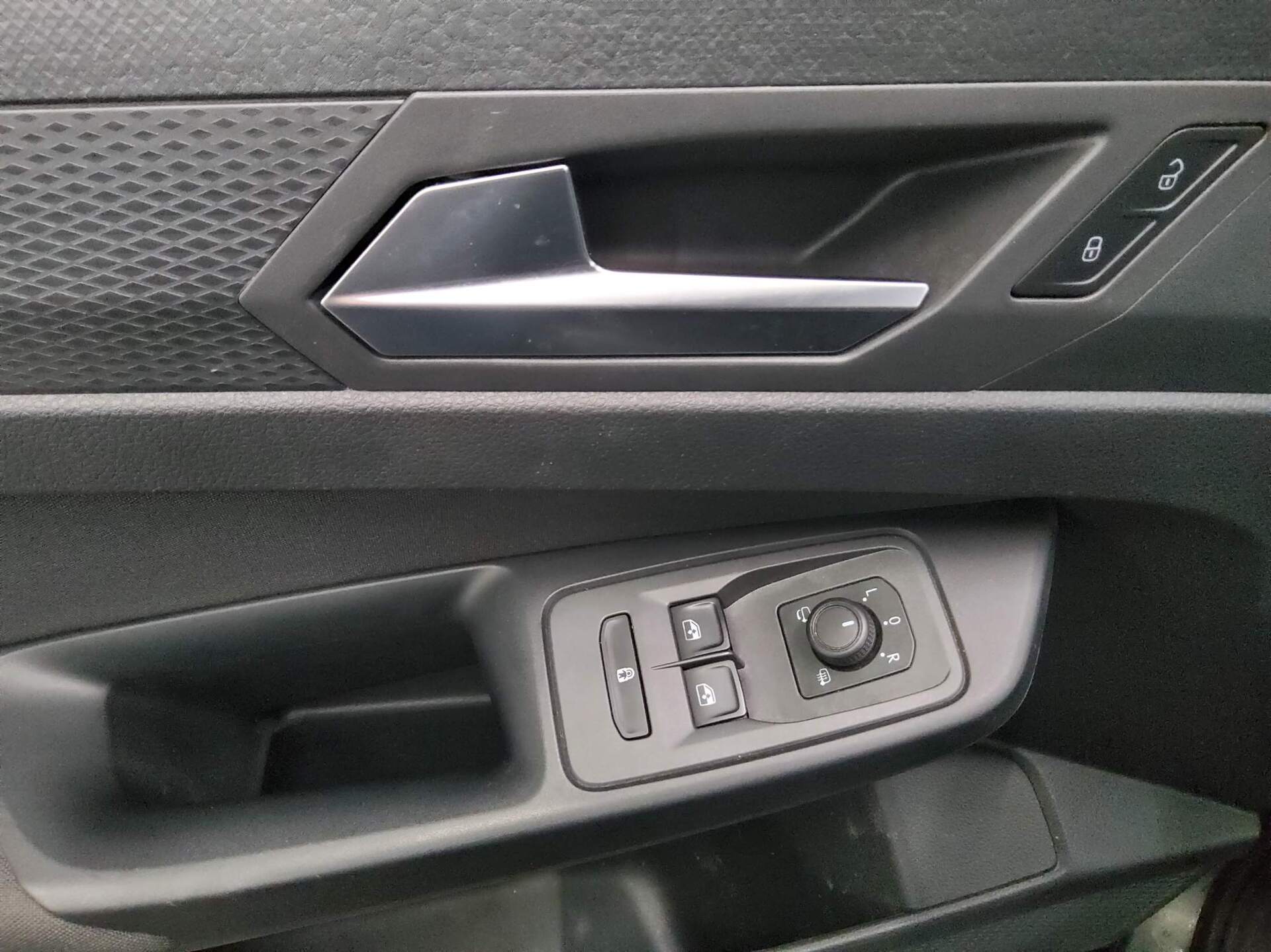 Volkswagen Caddy Maxi 2.0 TDI Life Navi LED AHK Shz PDC ACC 9