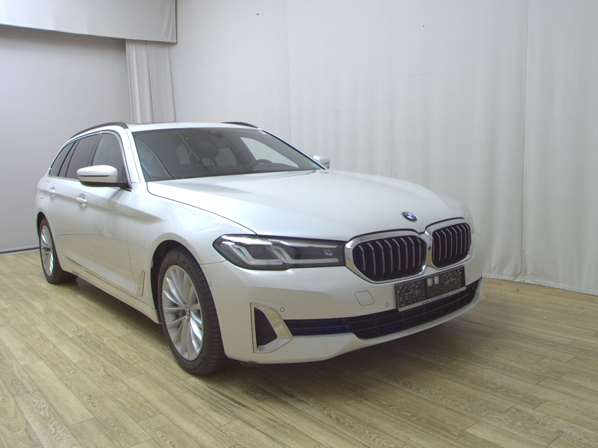 BMW 530e Touring Luxury-Line Leder LC Pro Pano LED+ 3