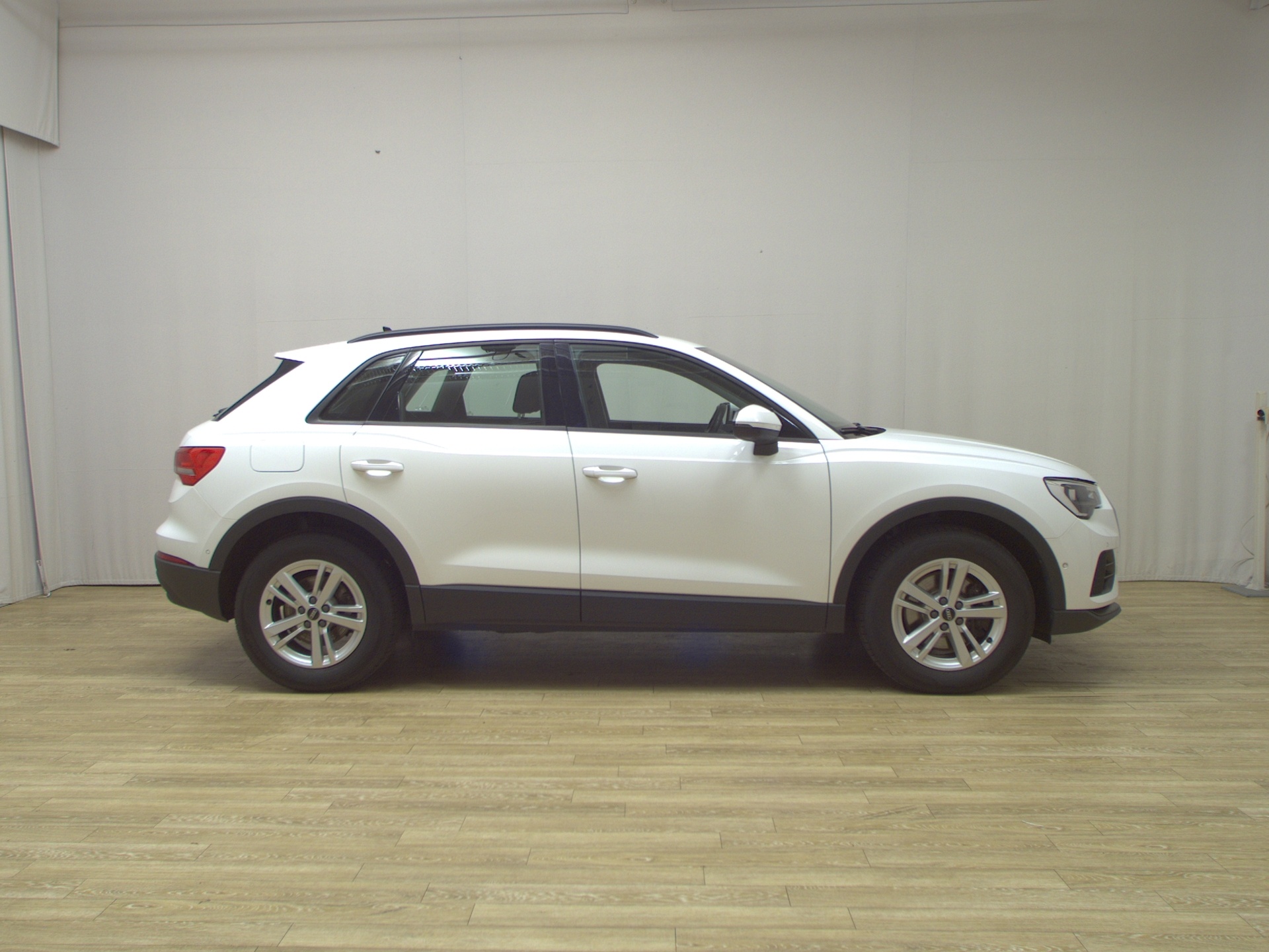 Audi Q3 40 TDI Qu. Navi LED vc RFK Shz